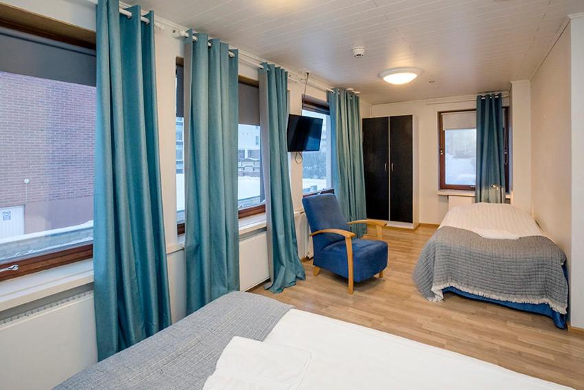 Twin Room with Private Bathroom