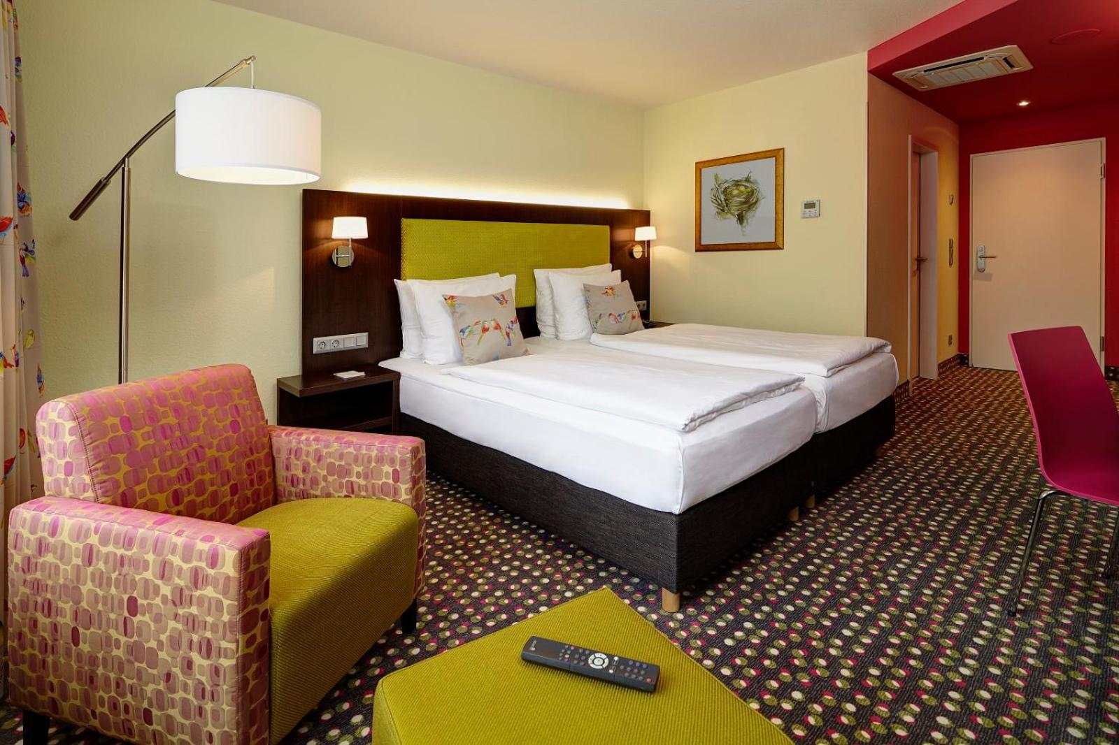  Superior Room with King Bed - Photo 3