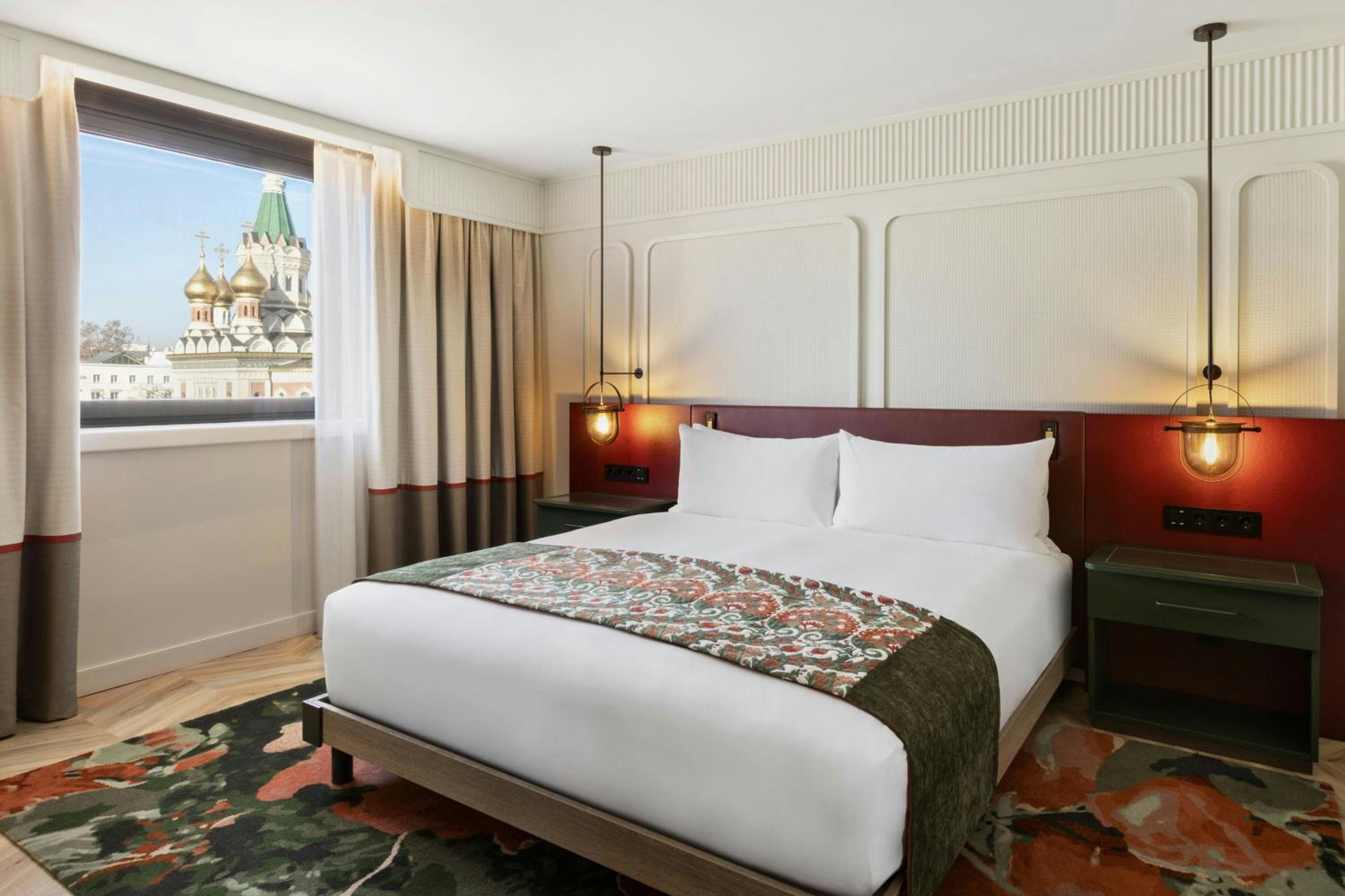 Empress King Suite with Church View photo 2