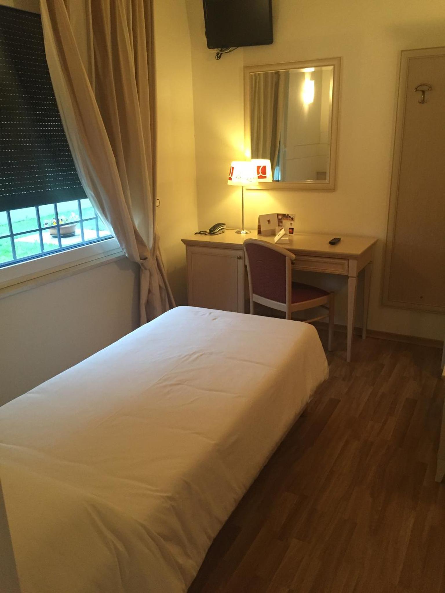 Single Room photo 2