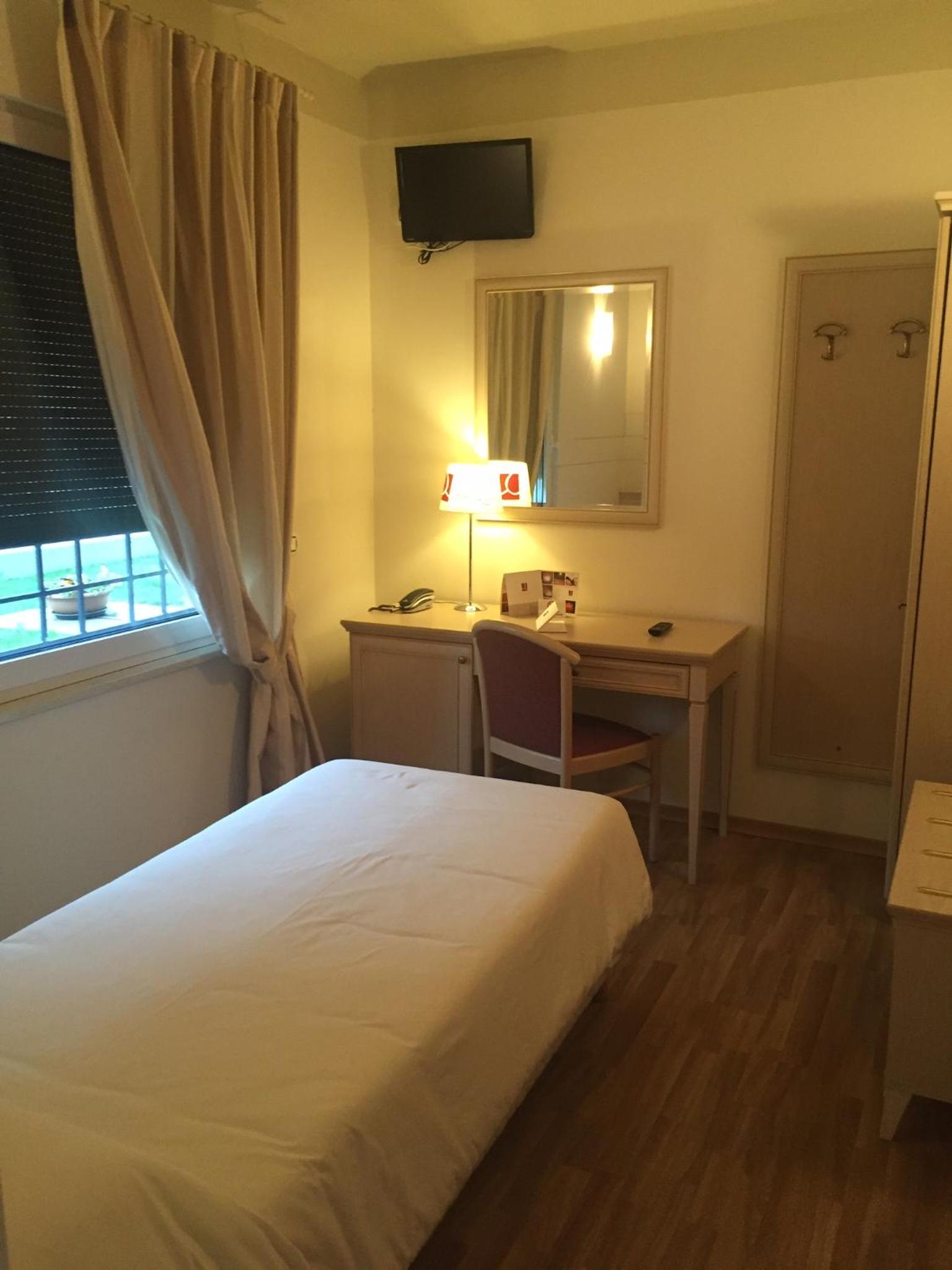 Single Room photo 3