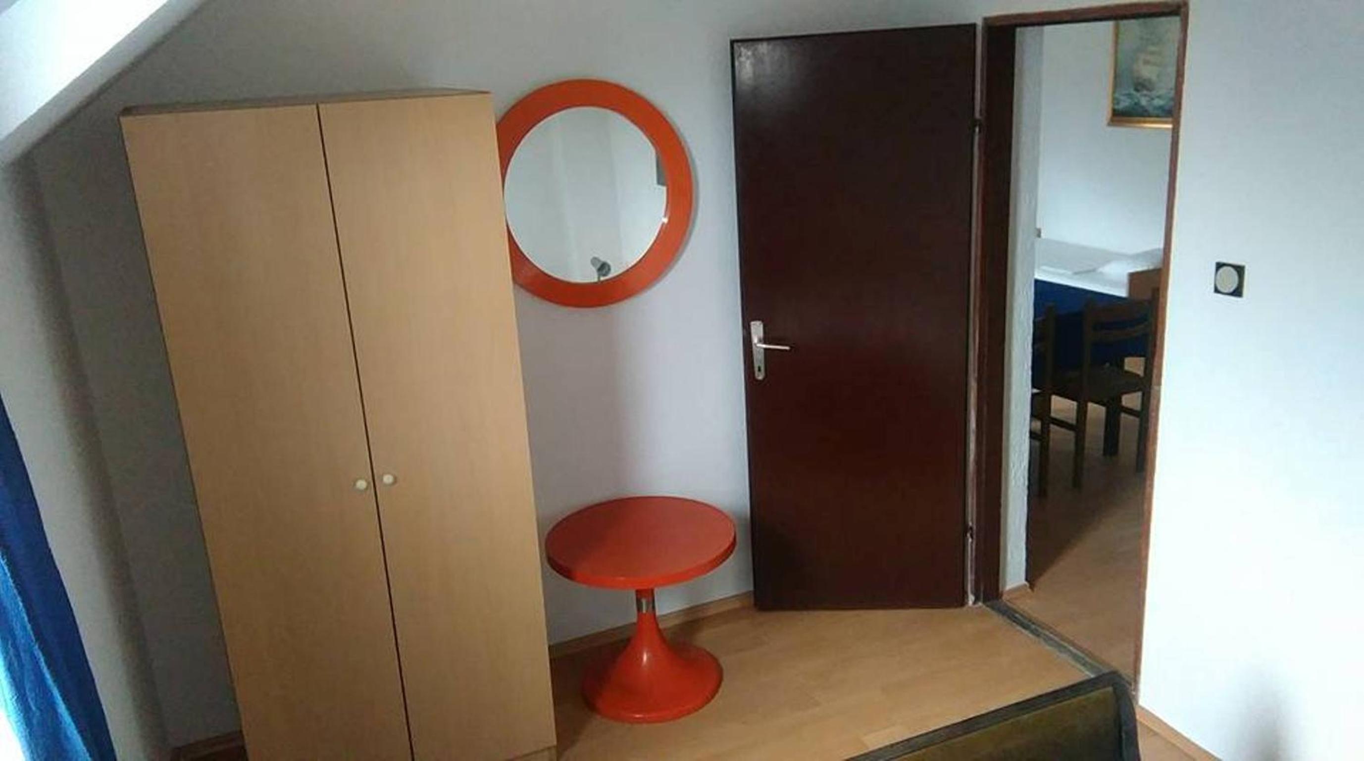 One-Bedroom Apartment - Photo 1