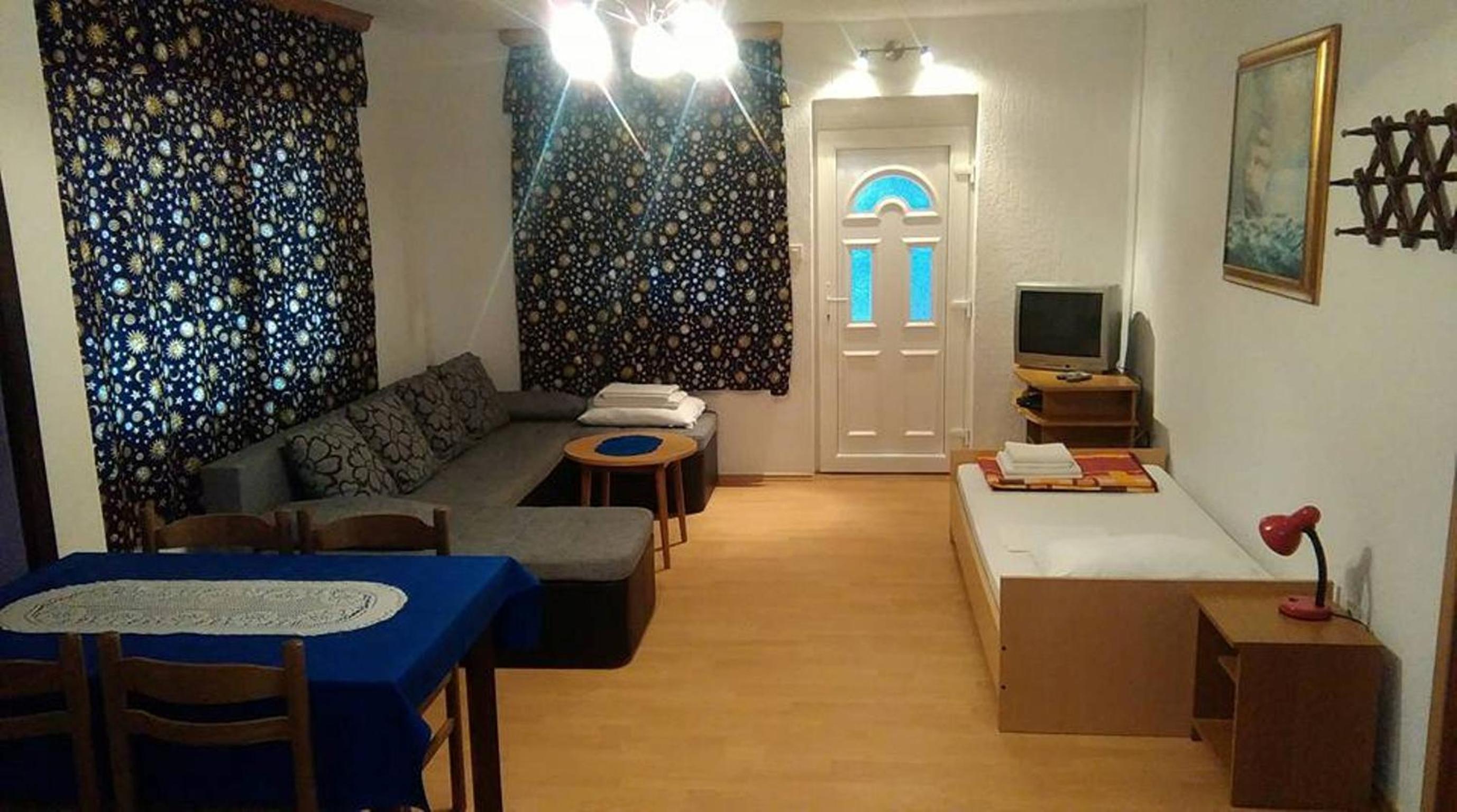 One-Bedroom Apartment - Photo 14