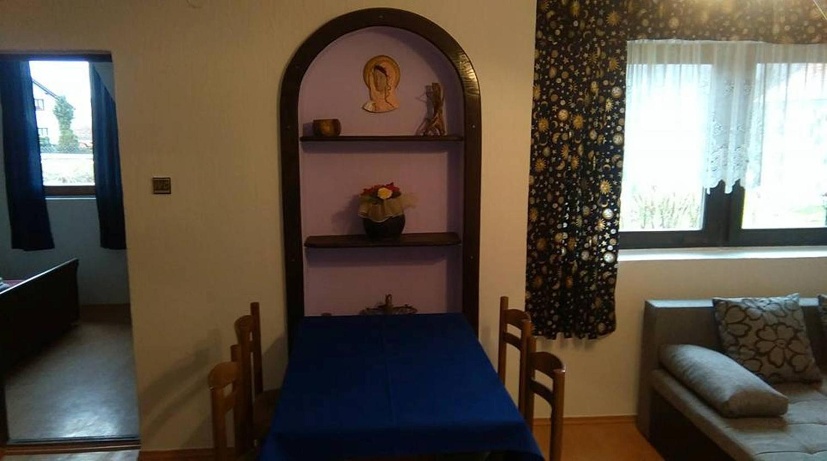 One-Bedroom Apartment - Photo 5