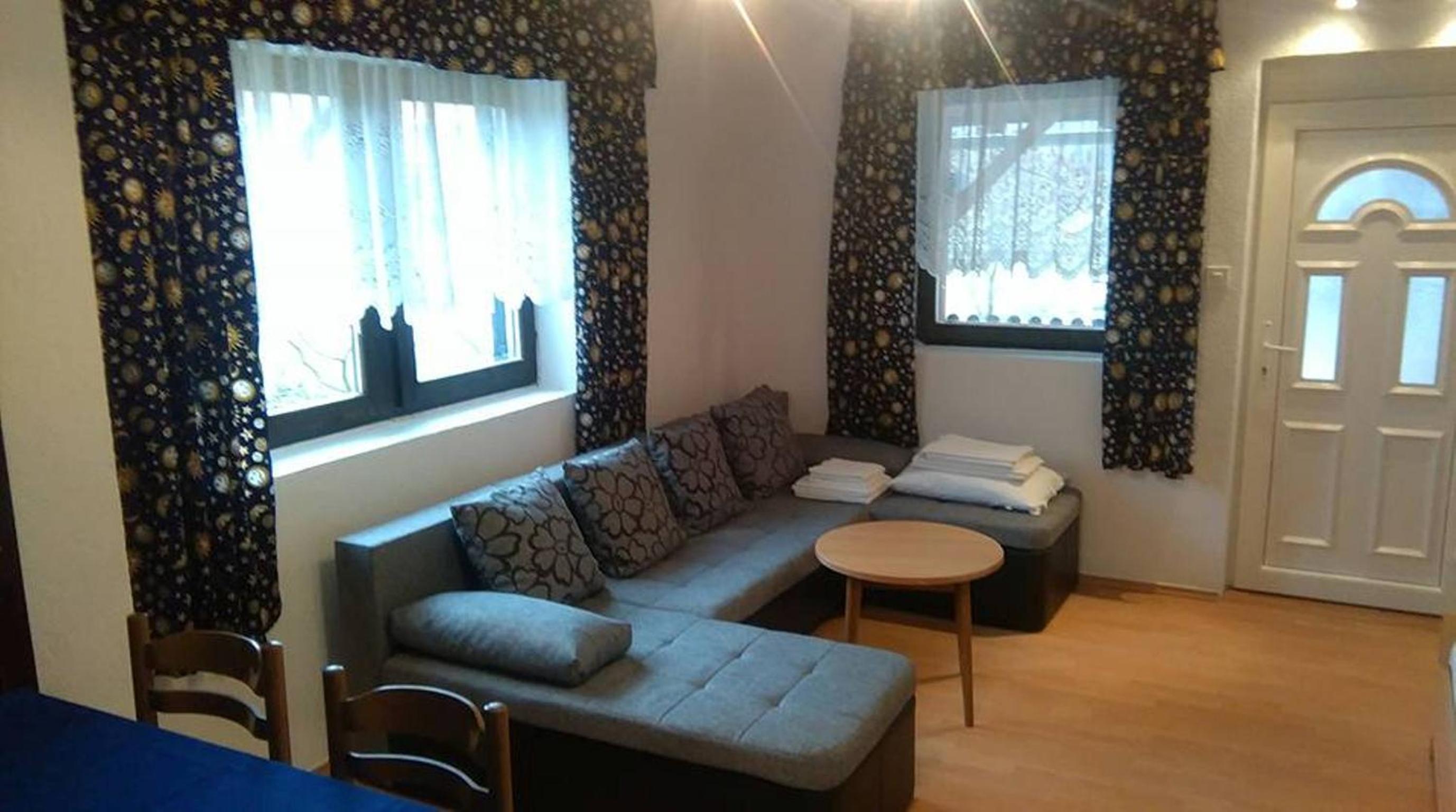 One-Bedroom Apartment - Photo 6