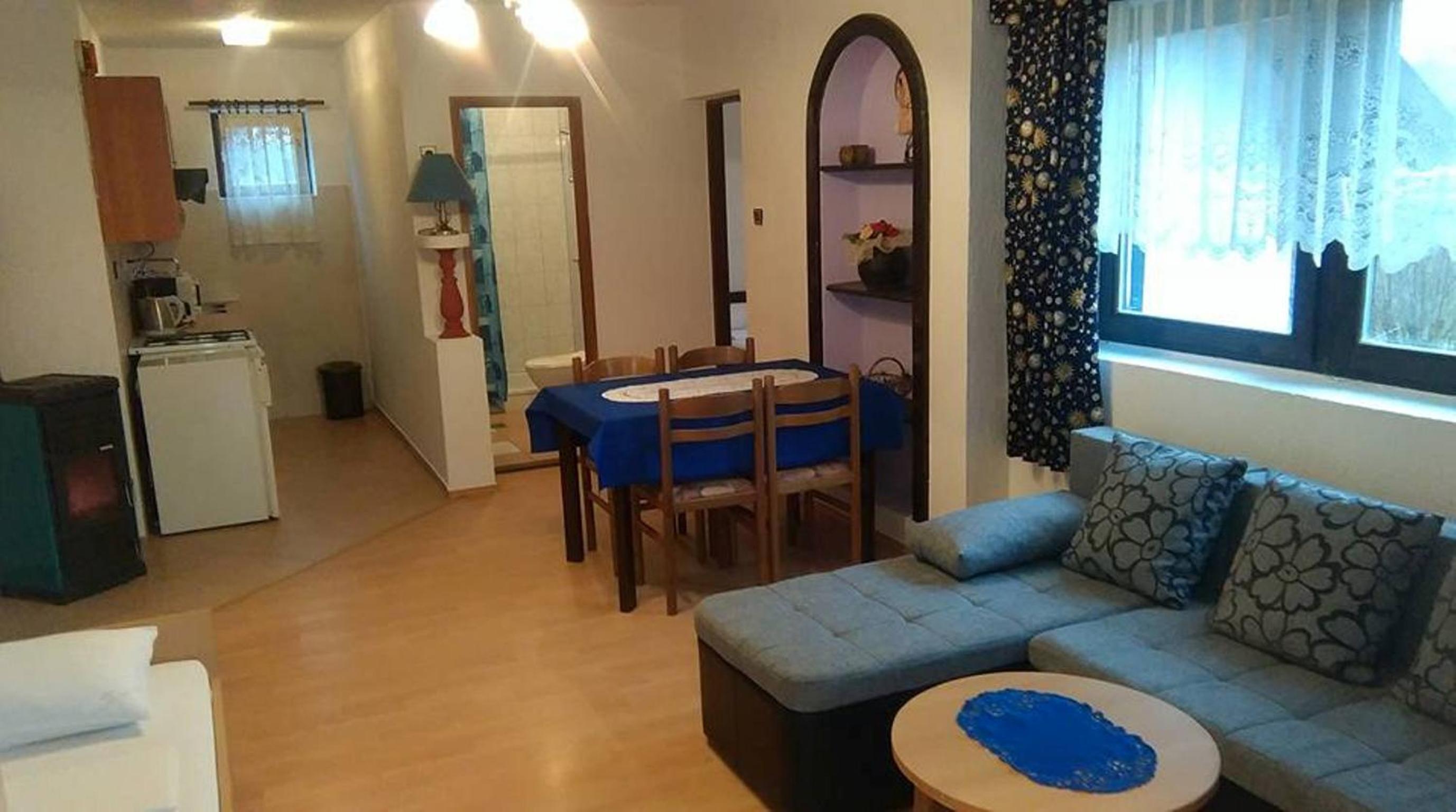 One-Bedroom Apartment - Photo 12