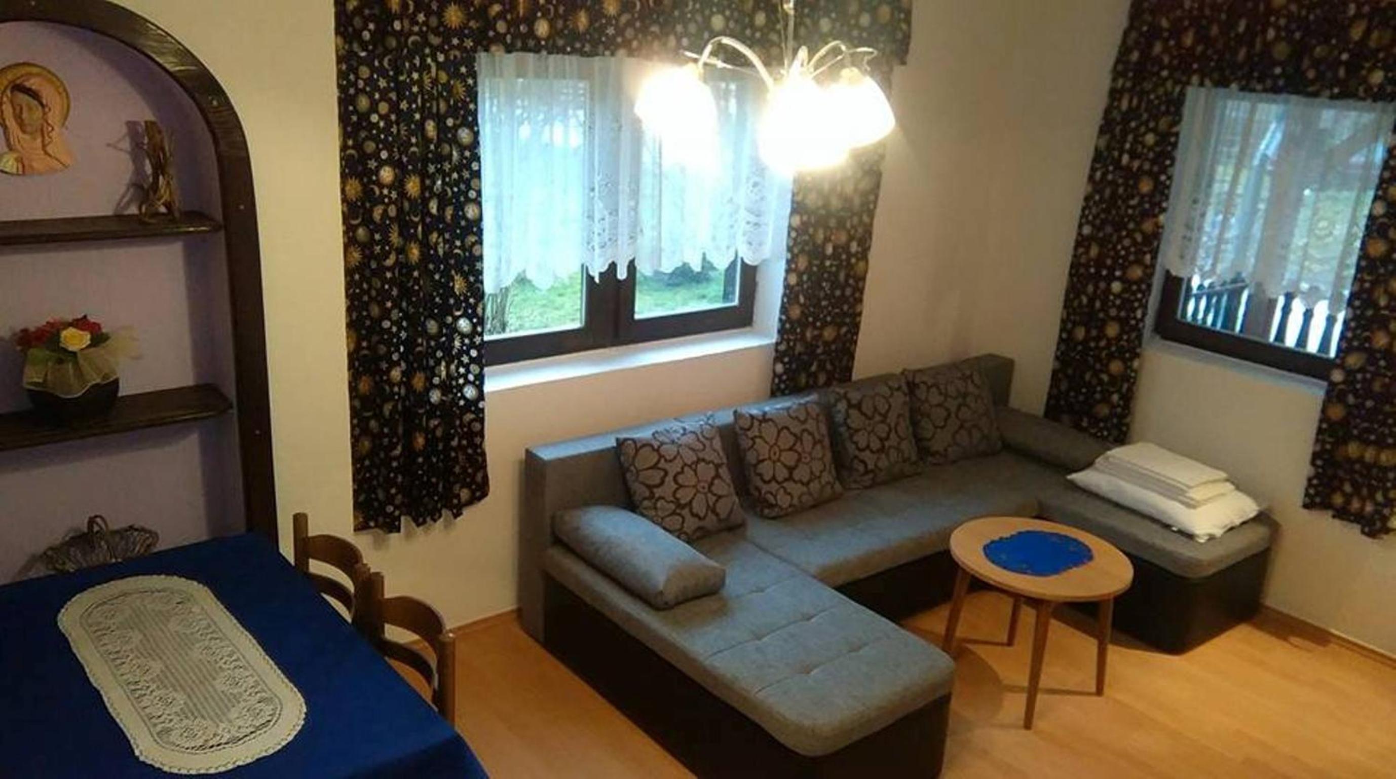 One-Bedroom Apartment - Photo 13