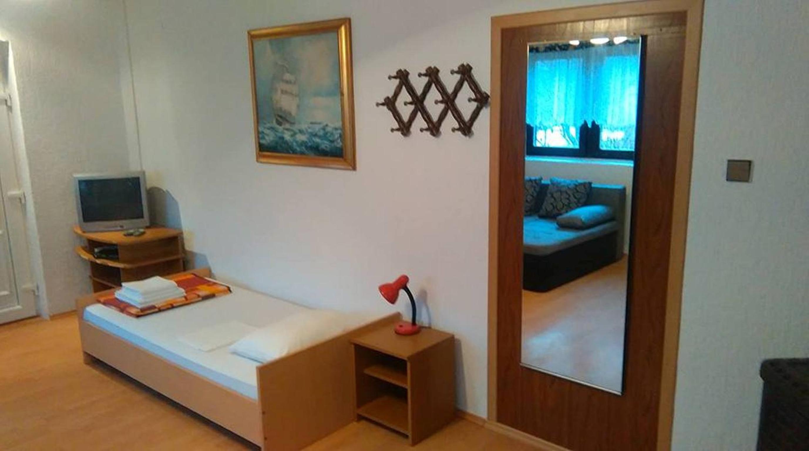 One-Bedroom Apartment - Photo 16