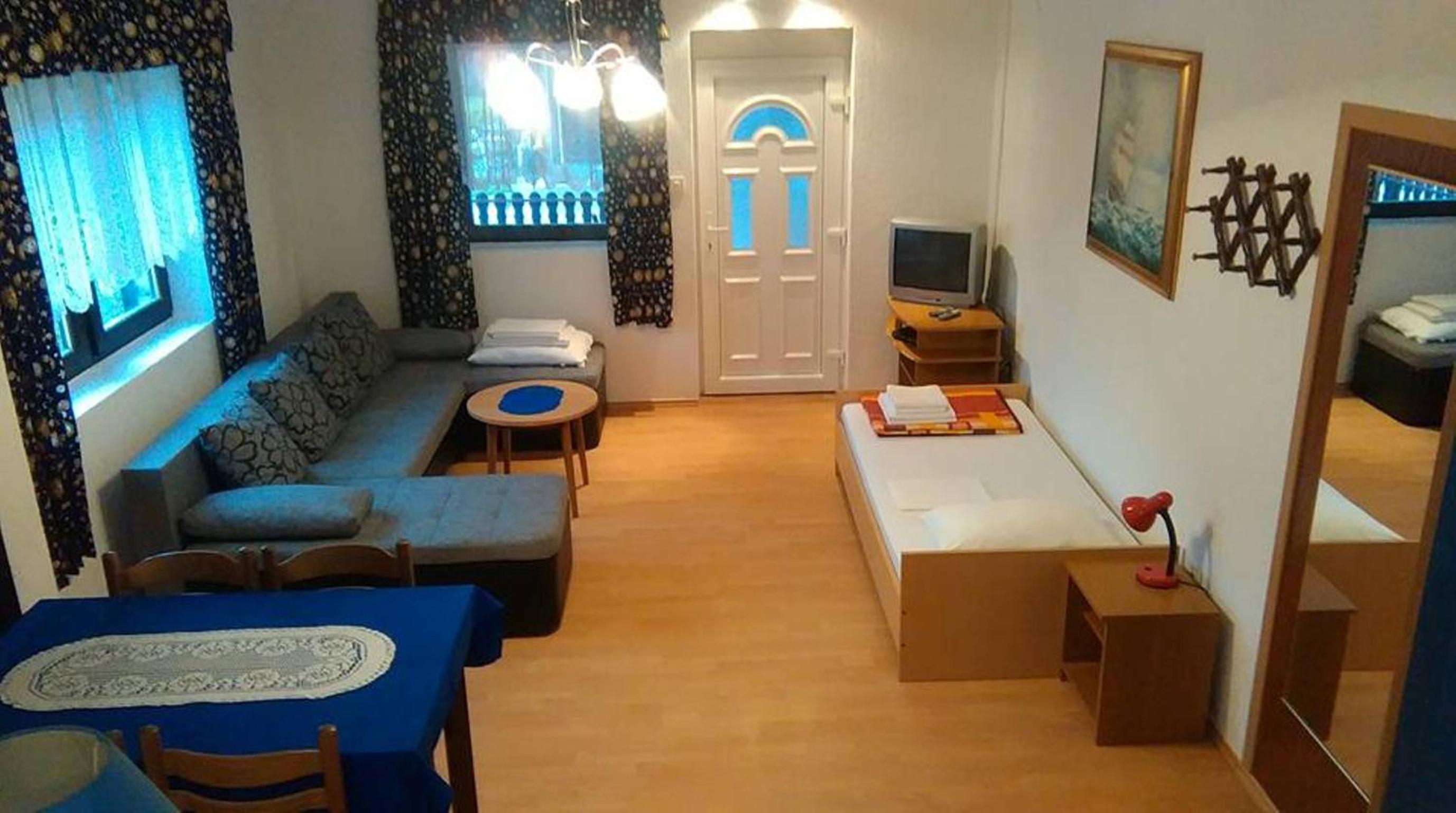 One-Bedroom Apartment - Photo 23
