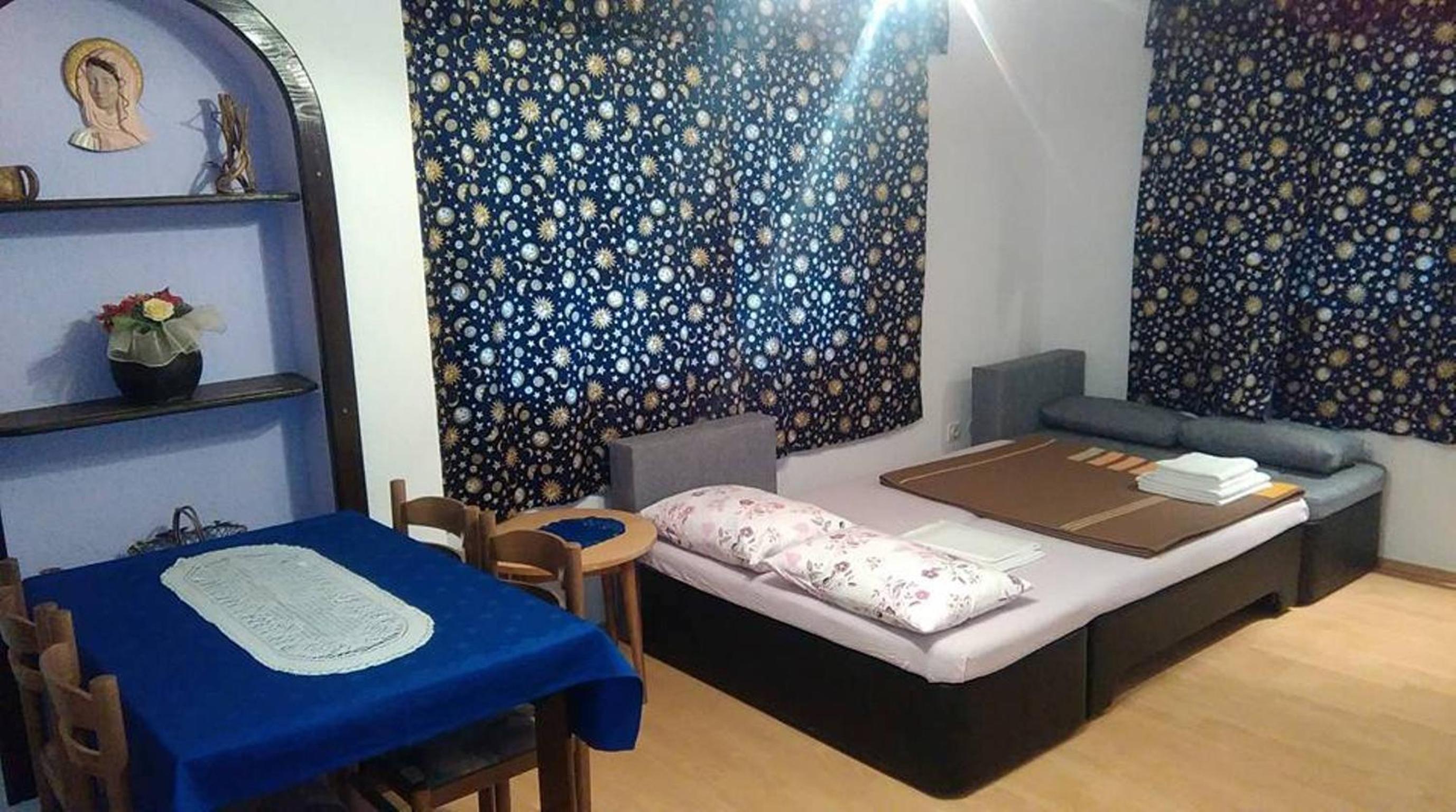 One-Bedroom Apartment - Photo 24