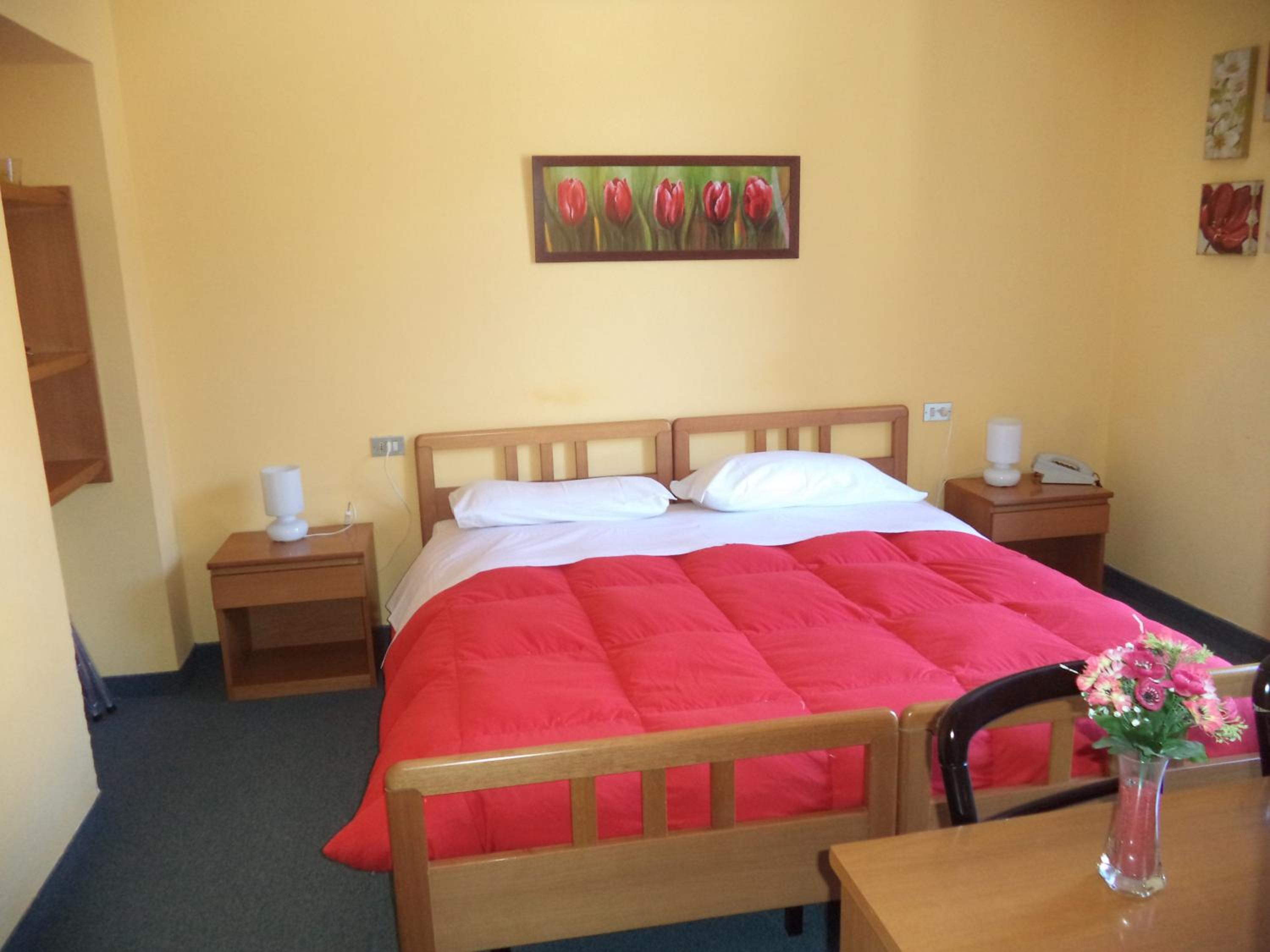Double Room - Photo 5