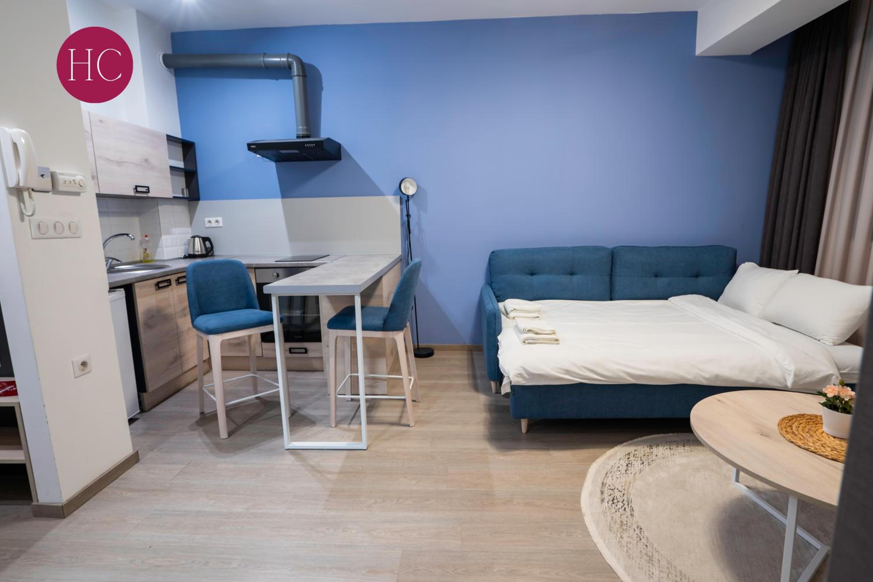 Apartment photo 2