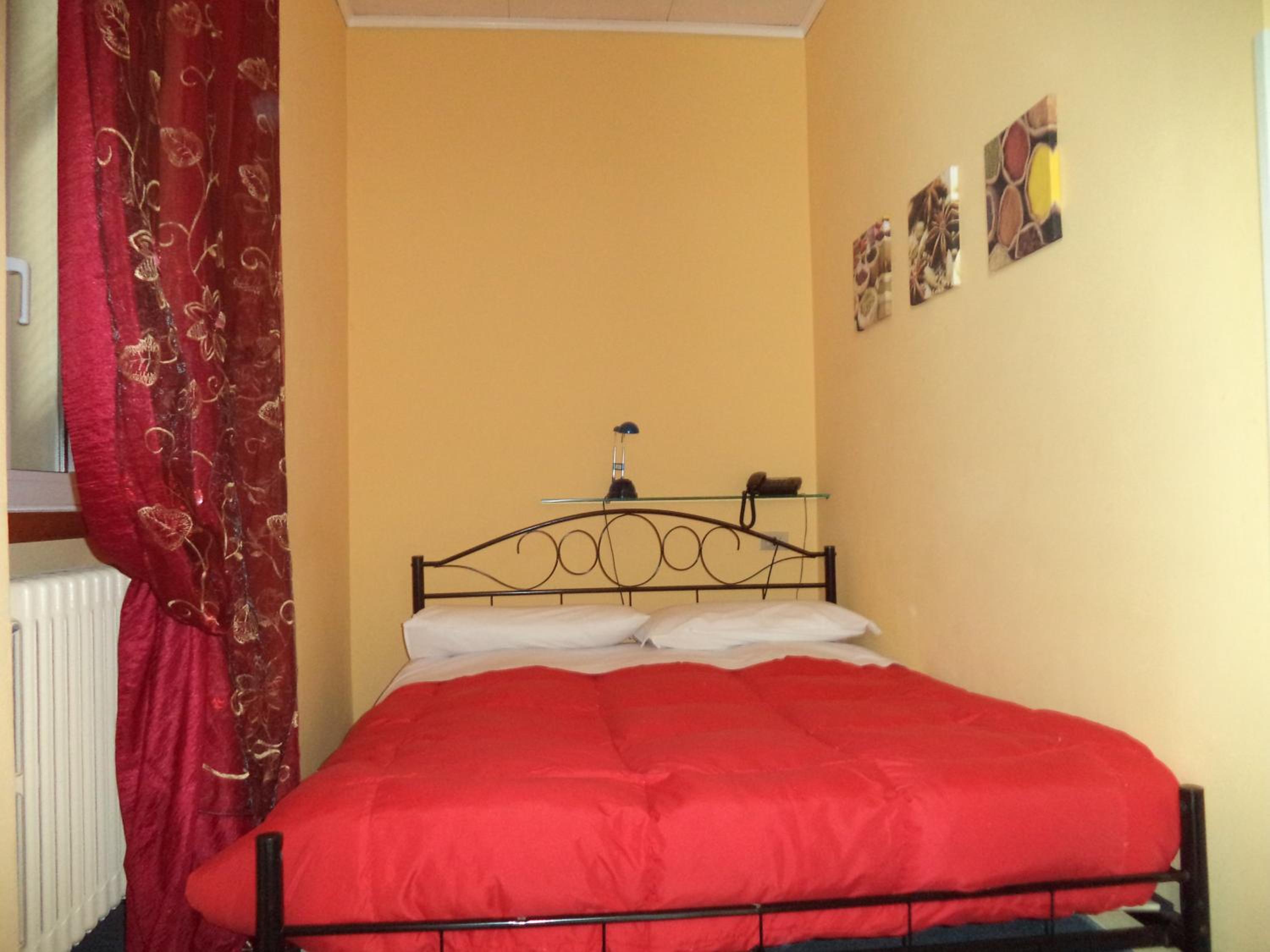 Small Double Room - Photo 2