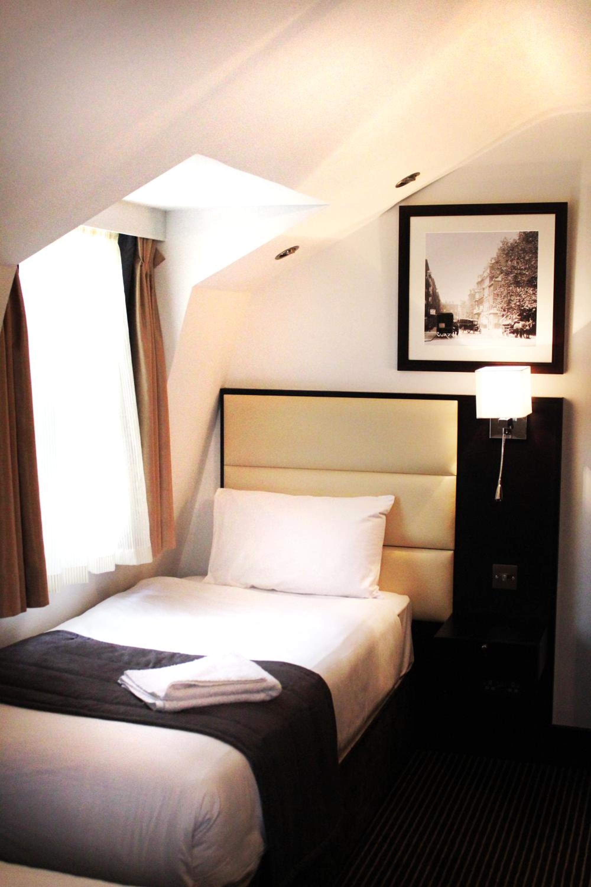 Single Room photo 2