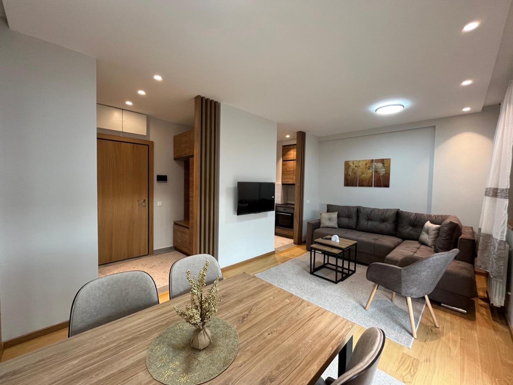 One-Bedroom Apartment with Terrace photo 1