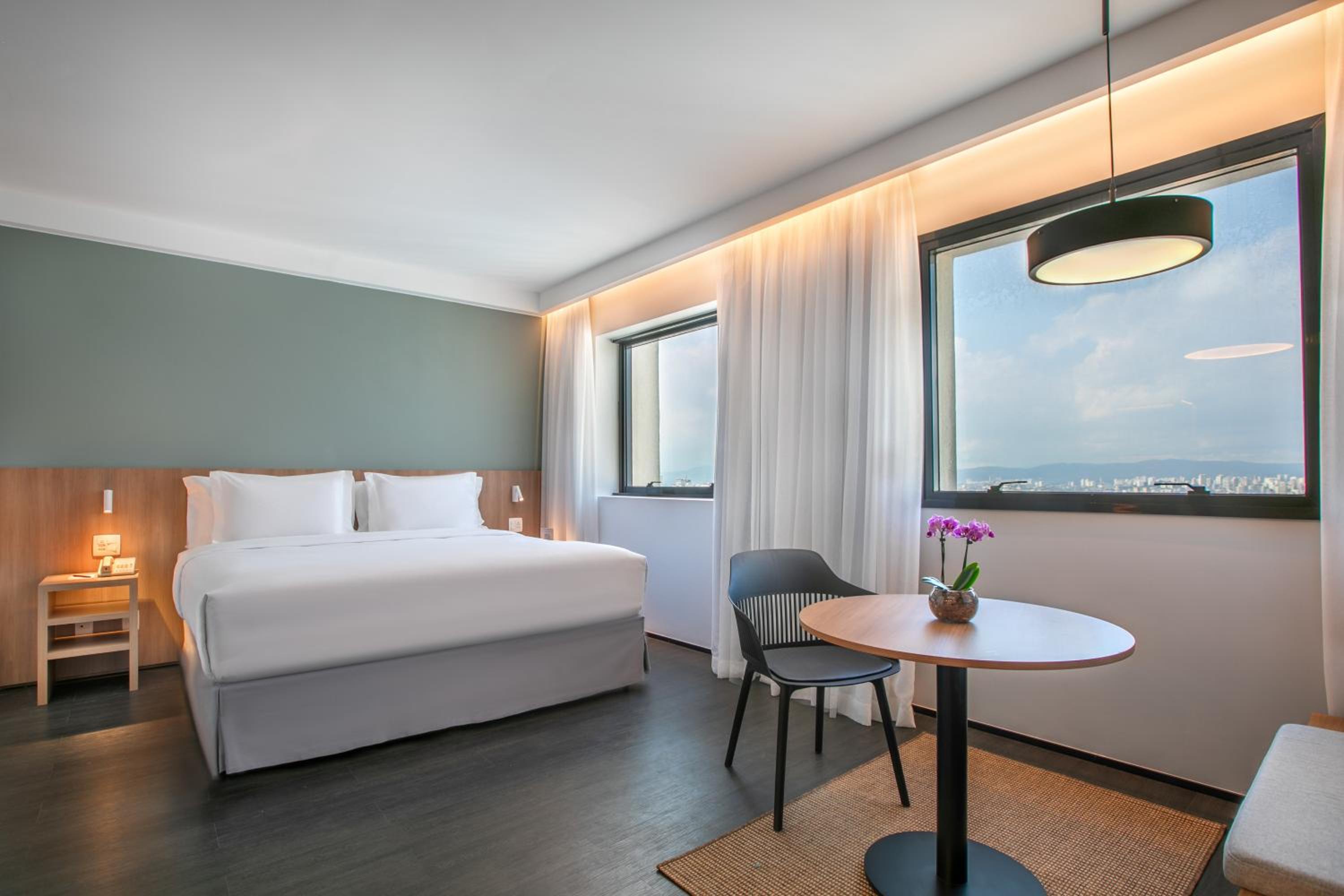 The Innside Premium Room City View thumbnail 5