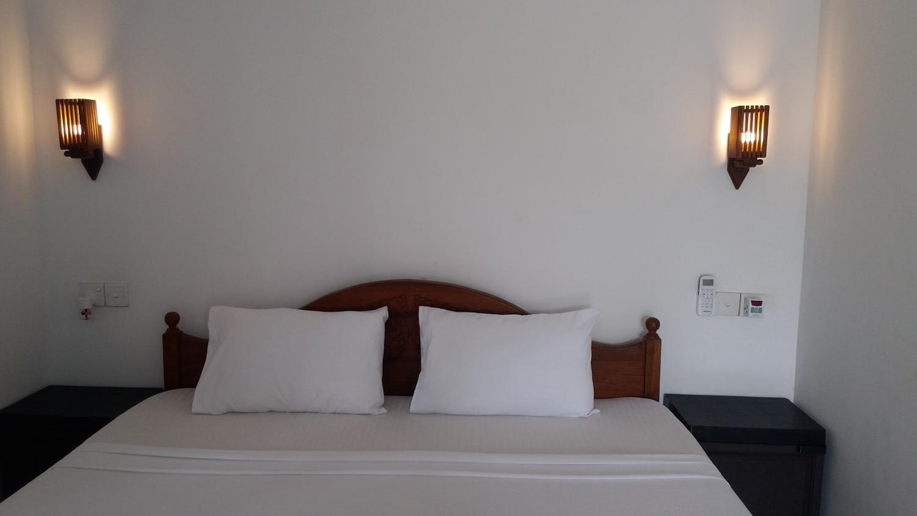 Deluxe Double Room with Balcony photo 3