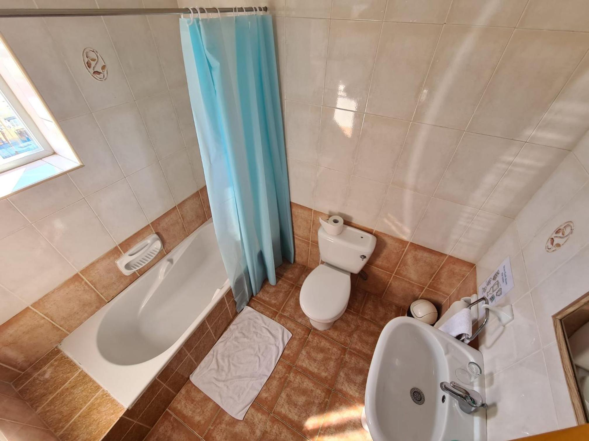 Double or Twin Room with Sea View - Photo 18