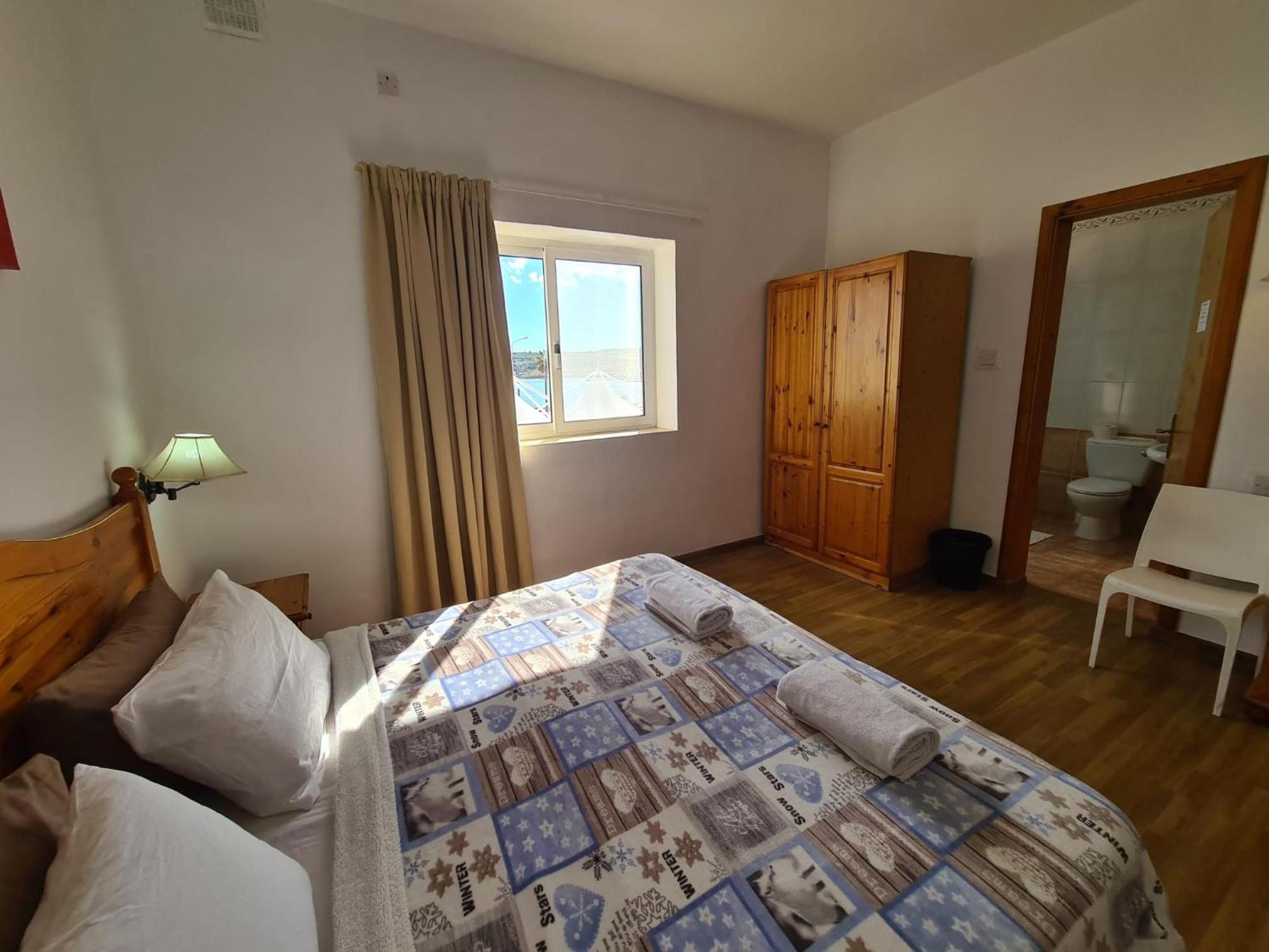Double or Twin Room with Sea View - Photo 14