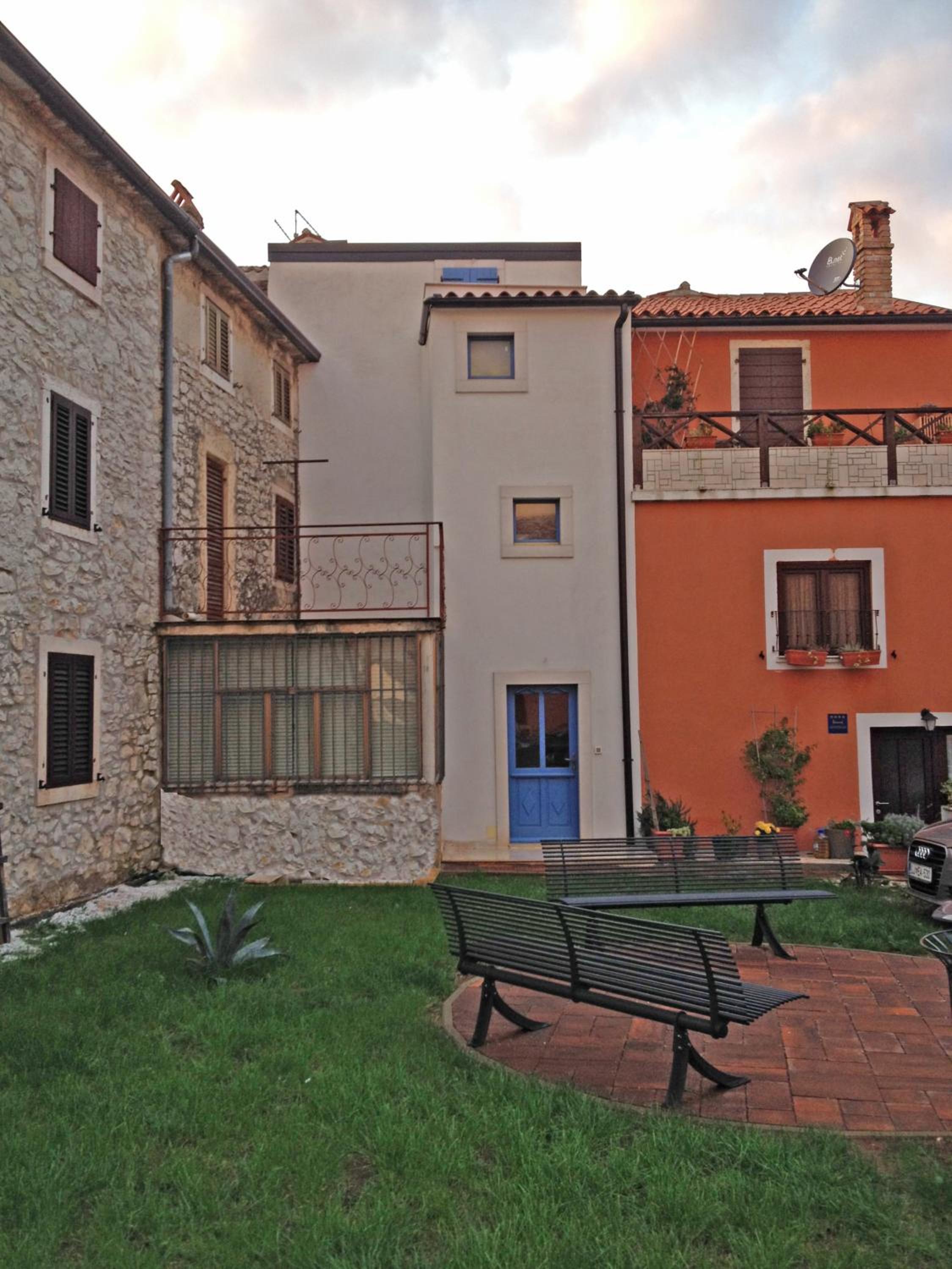 Two-Bedroom Apartment with Terrace photo 2