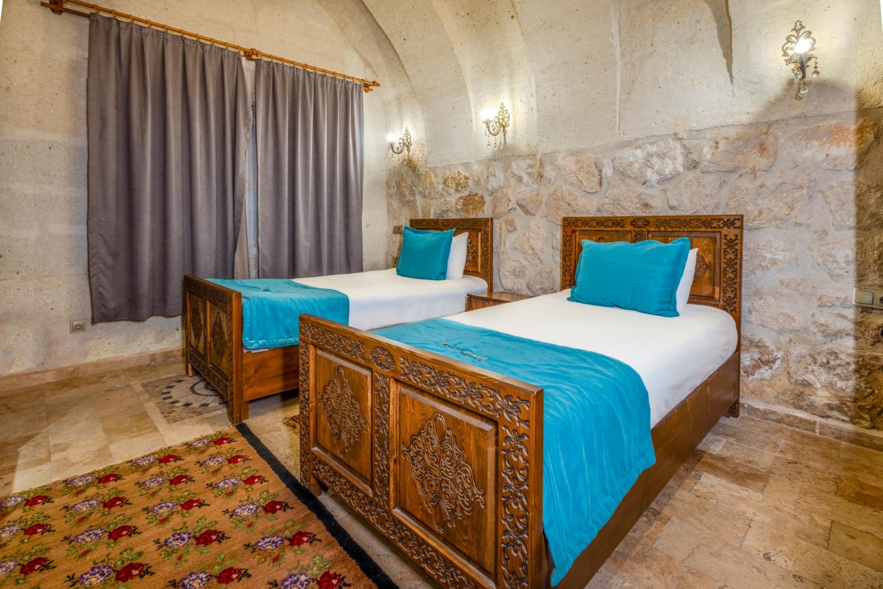 Standard Twin Room - Photo 5