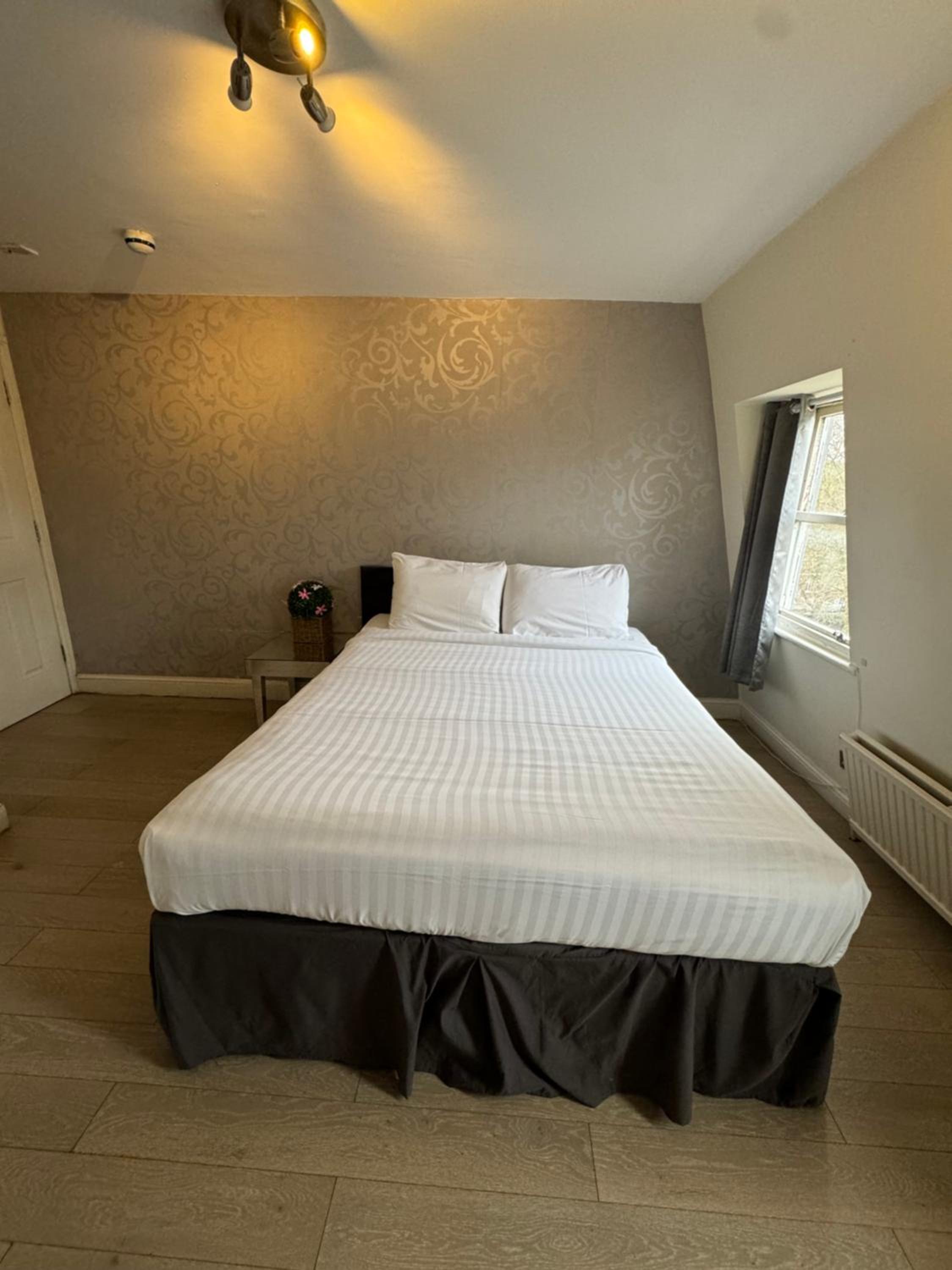 Deluxe Double Room with Shower photo 1
