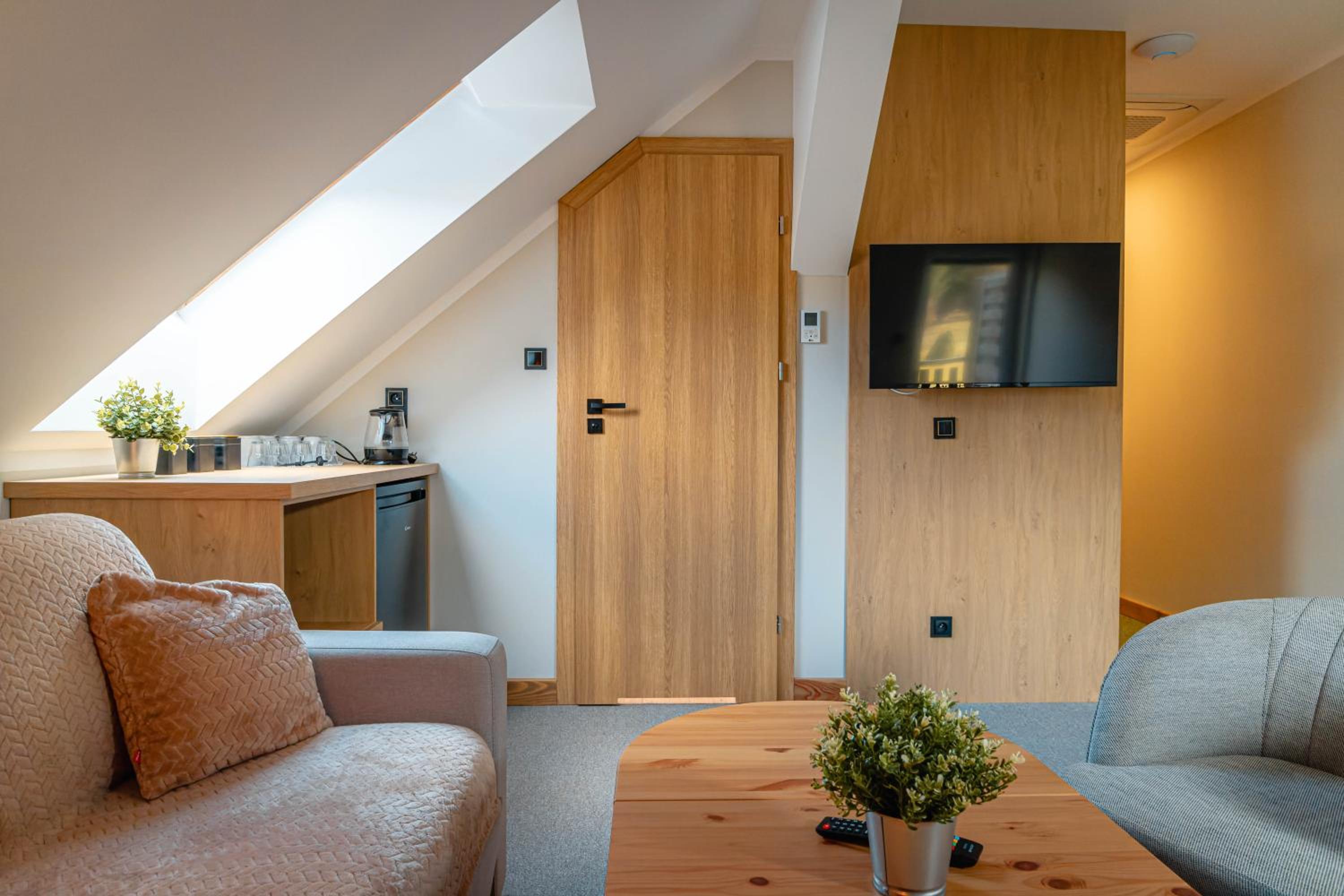 Deluxe Room 4+2 with Balcony and Two Bedrooms