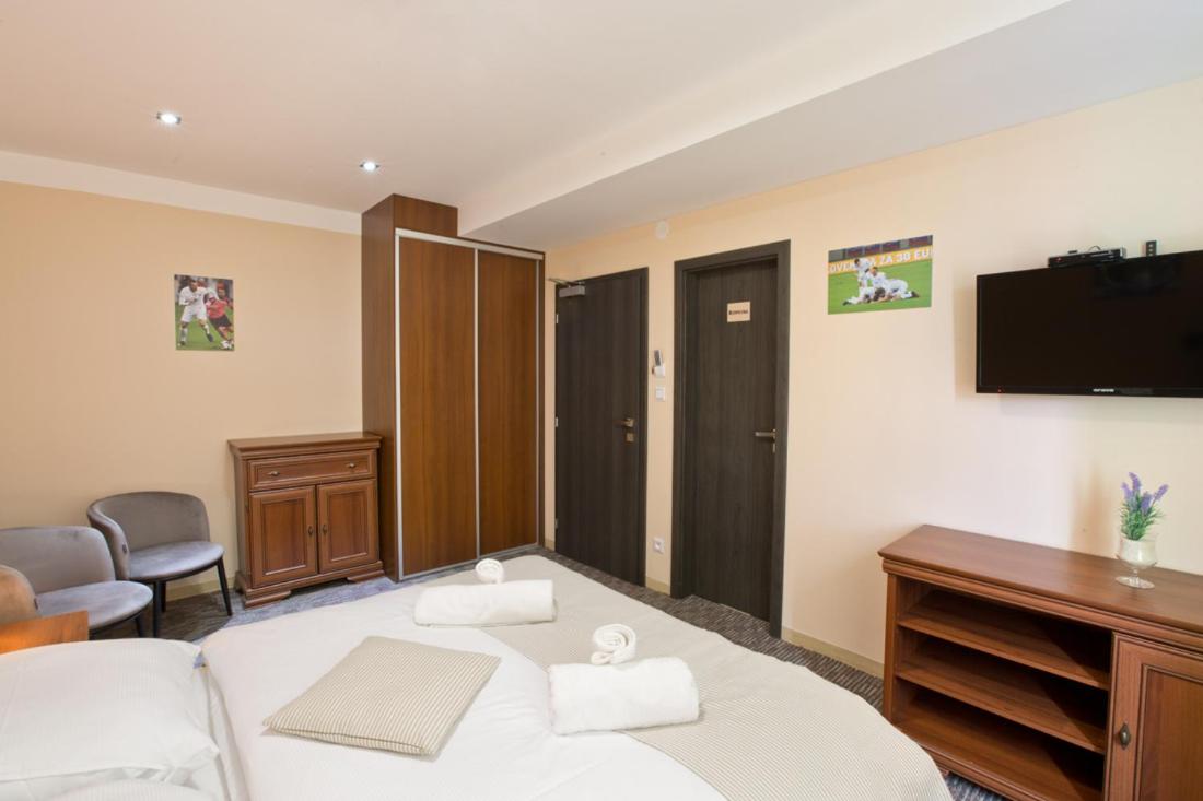 Economy Double Room photo 2