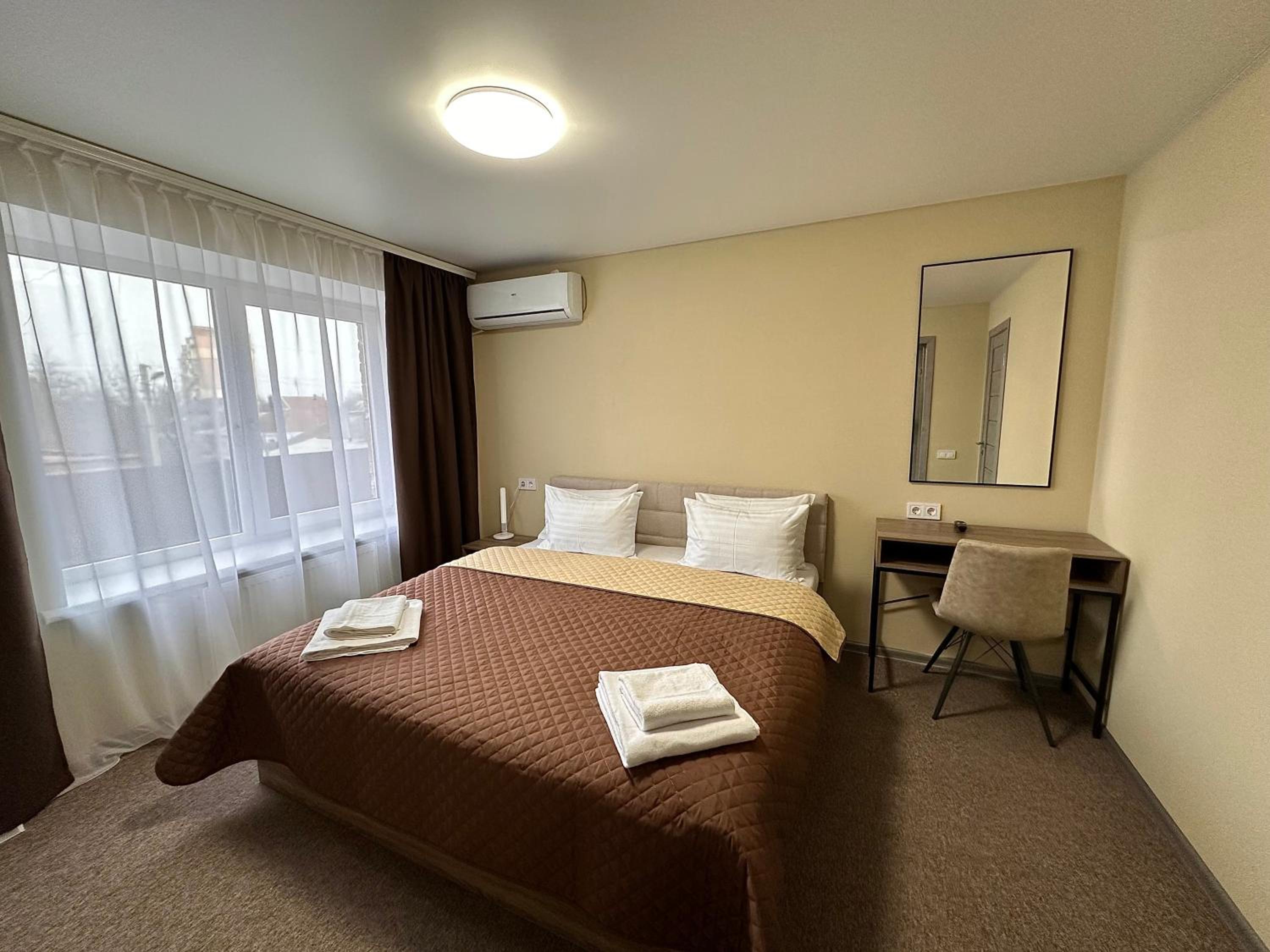 Suite with Hot Tub photo 2