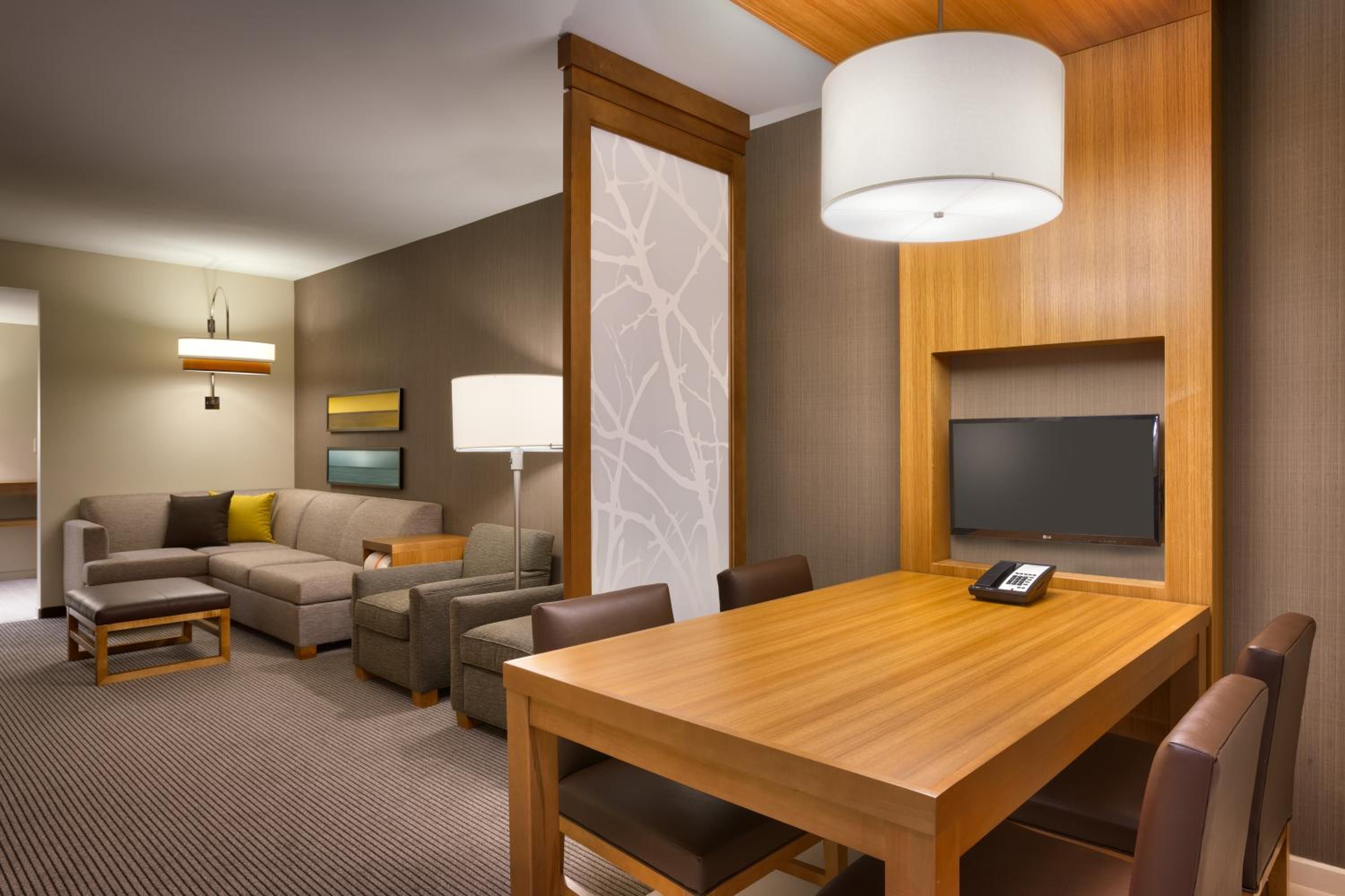 King Suite with Sofa Bed and Roll-In Shower - Disability Access photo 3