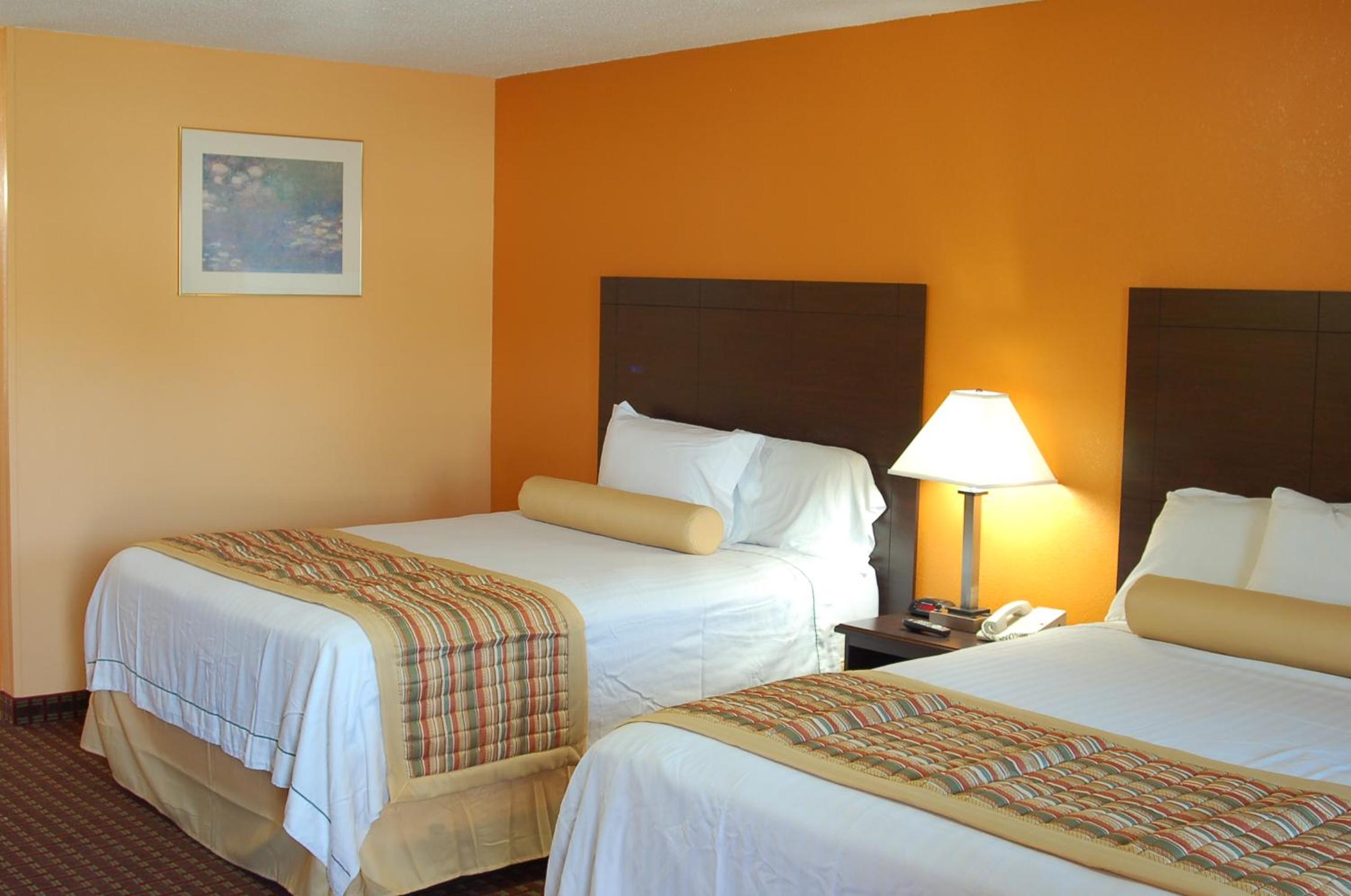 Double Room with Two Double Beds - Smoking - Photo 1