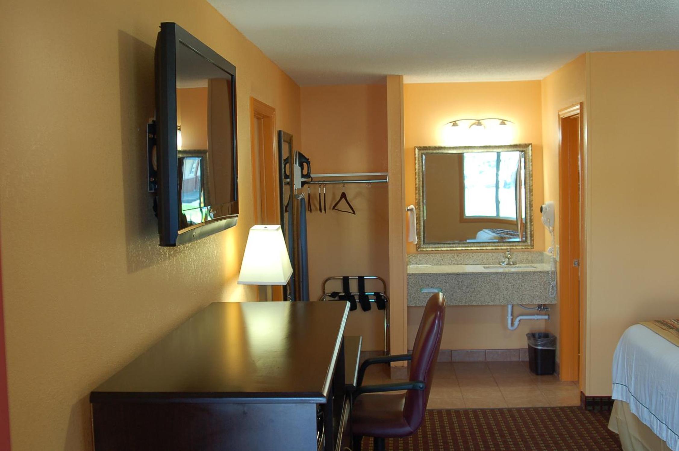 Superior Queen Room with Two Queen Beds - Non-Smoking - Photo 1