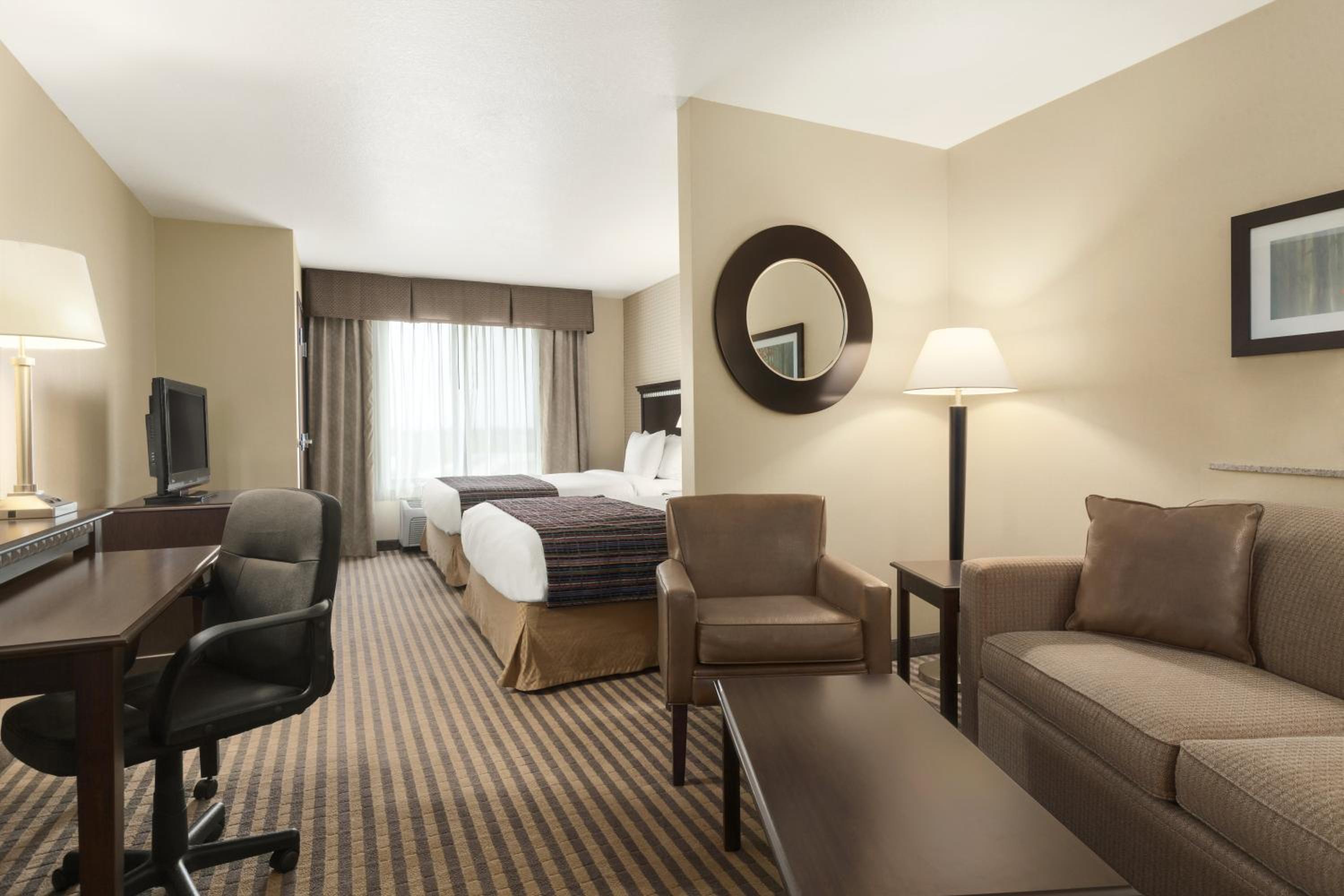 Studio Suite With Two Double Beds photo 2