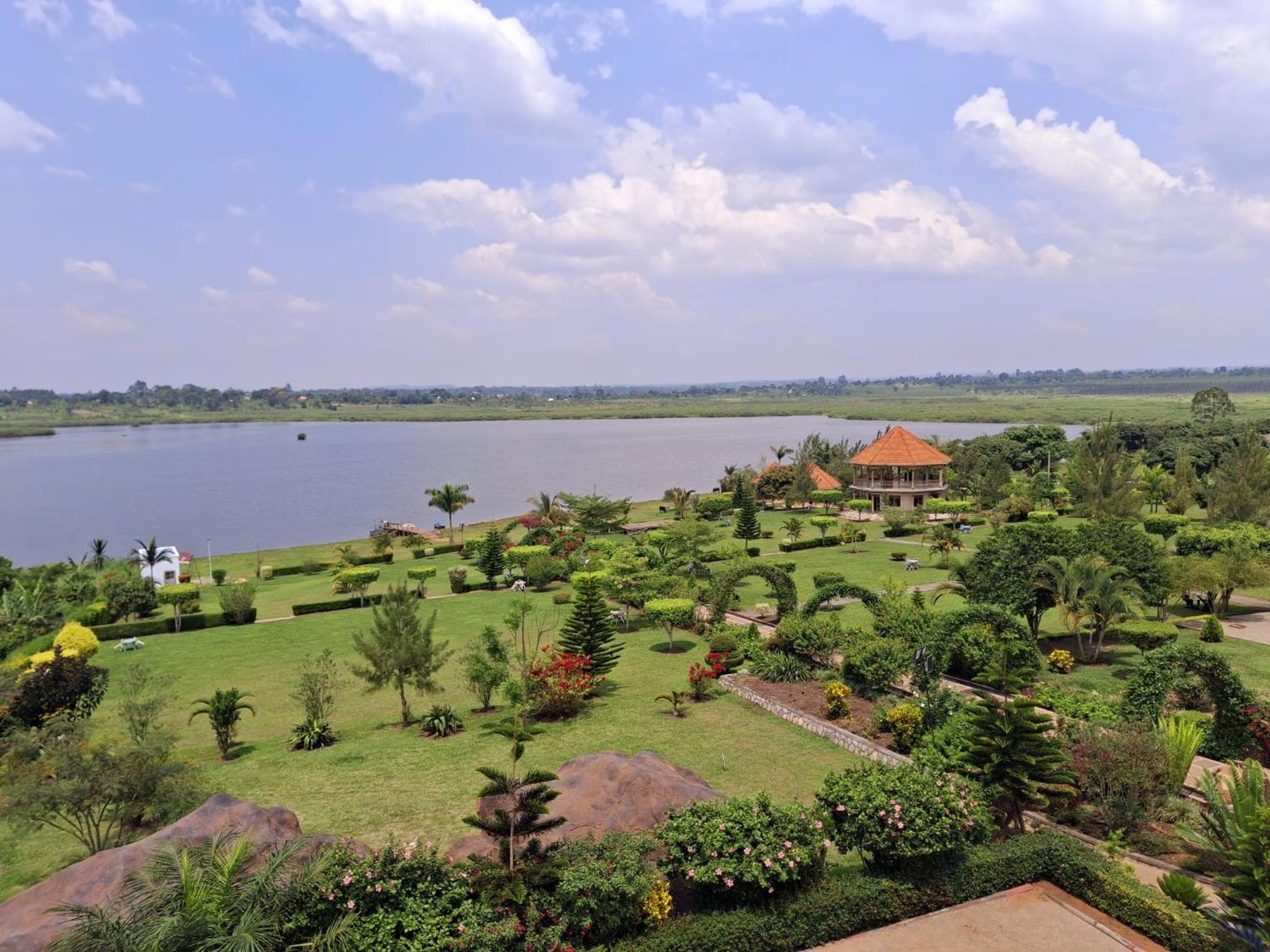 King Room with Lake View photo 2