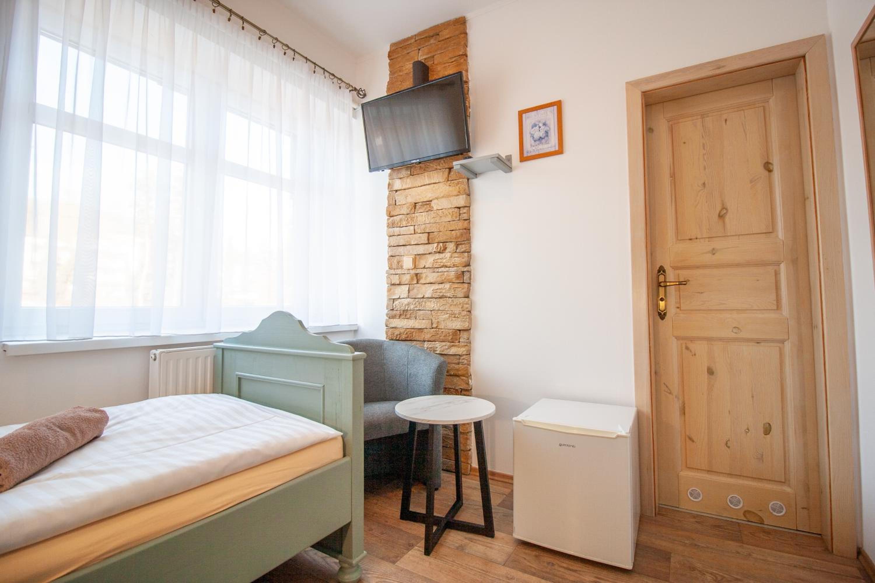 Standard Single Room with Shower