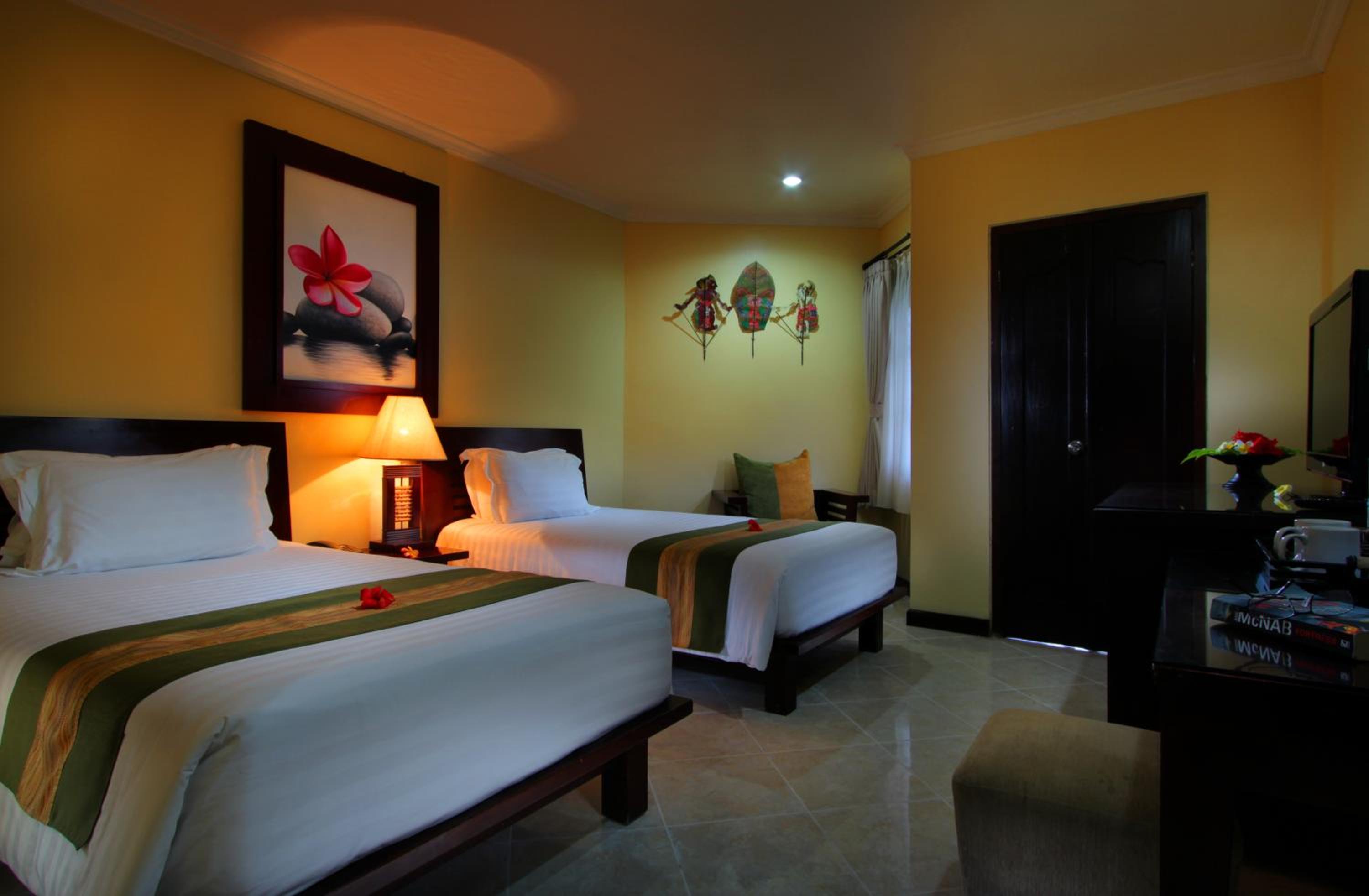 Superior Double or Twin Room with Pool Access - Photo 2