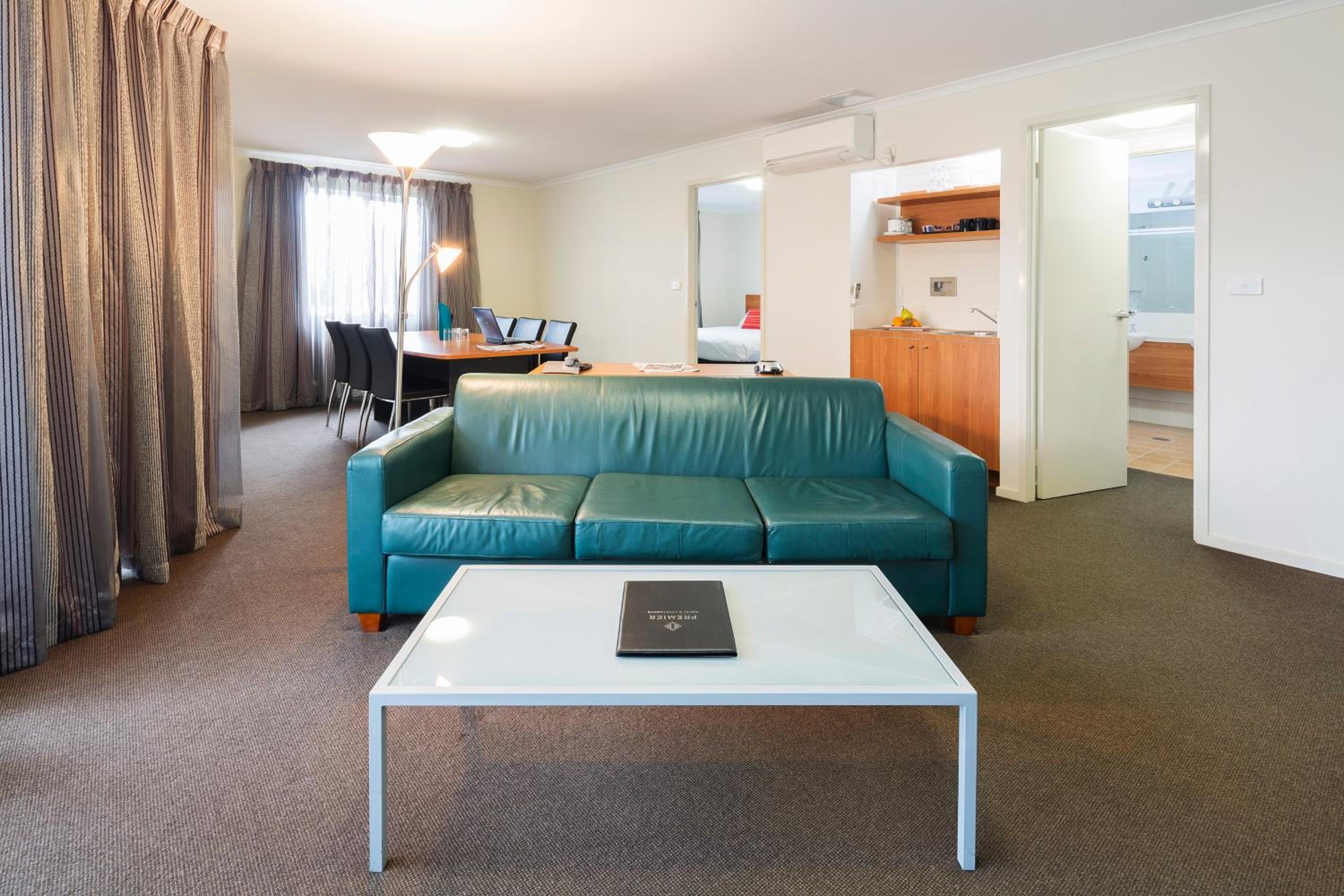 Deluxe King Suite photo 1