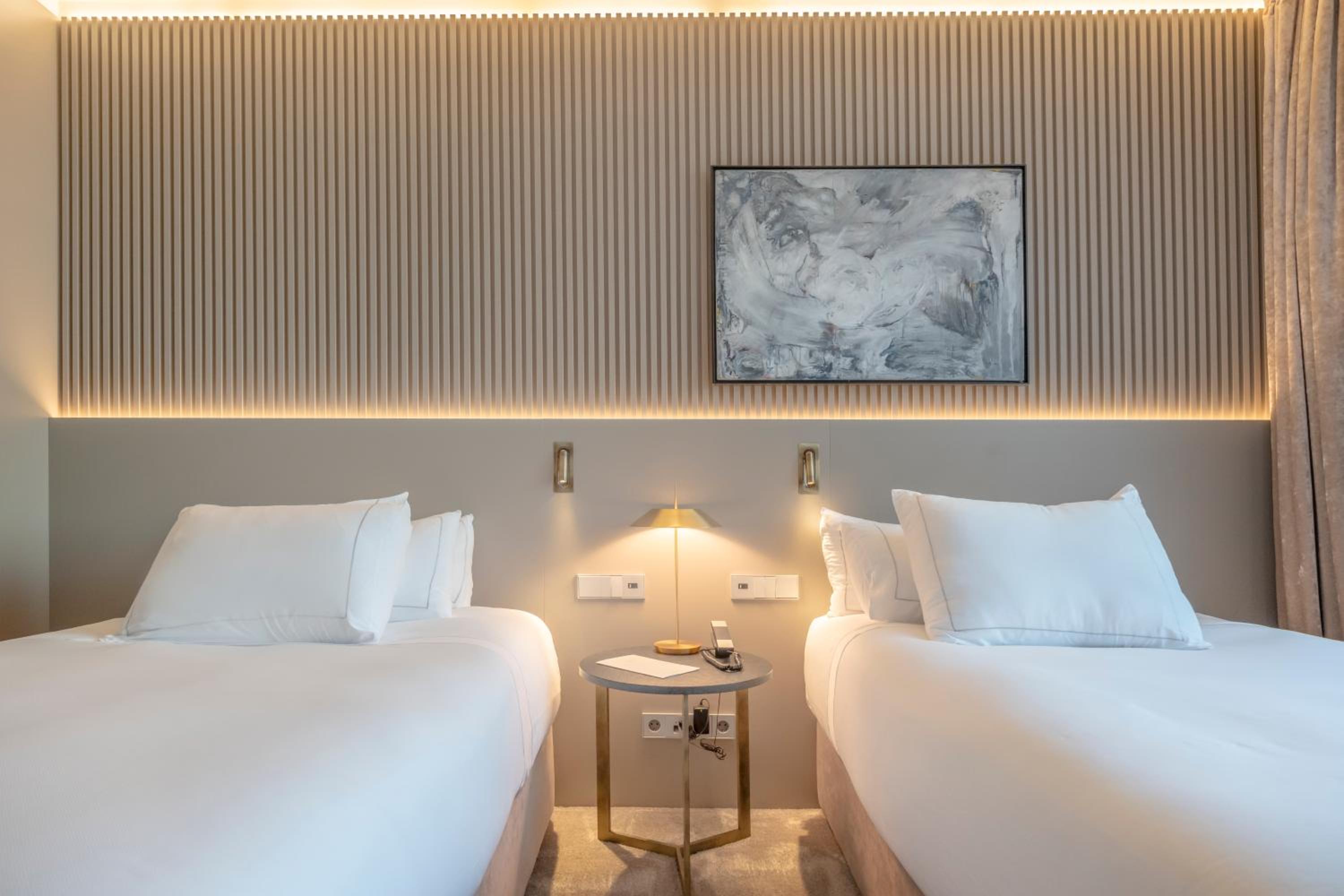 Deluxe Twin Room - Photo 7