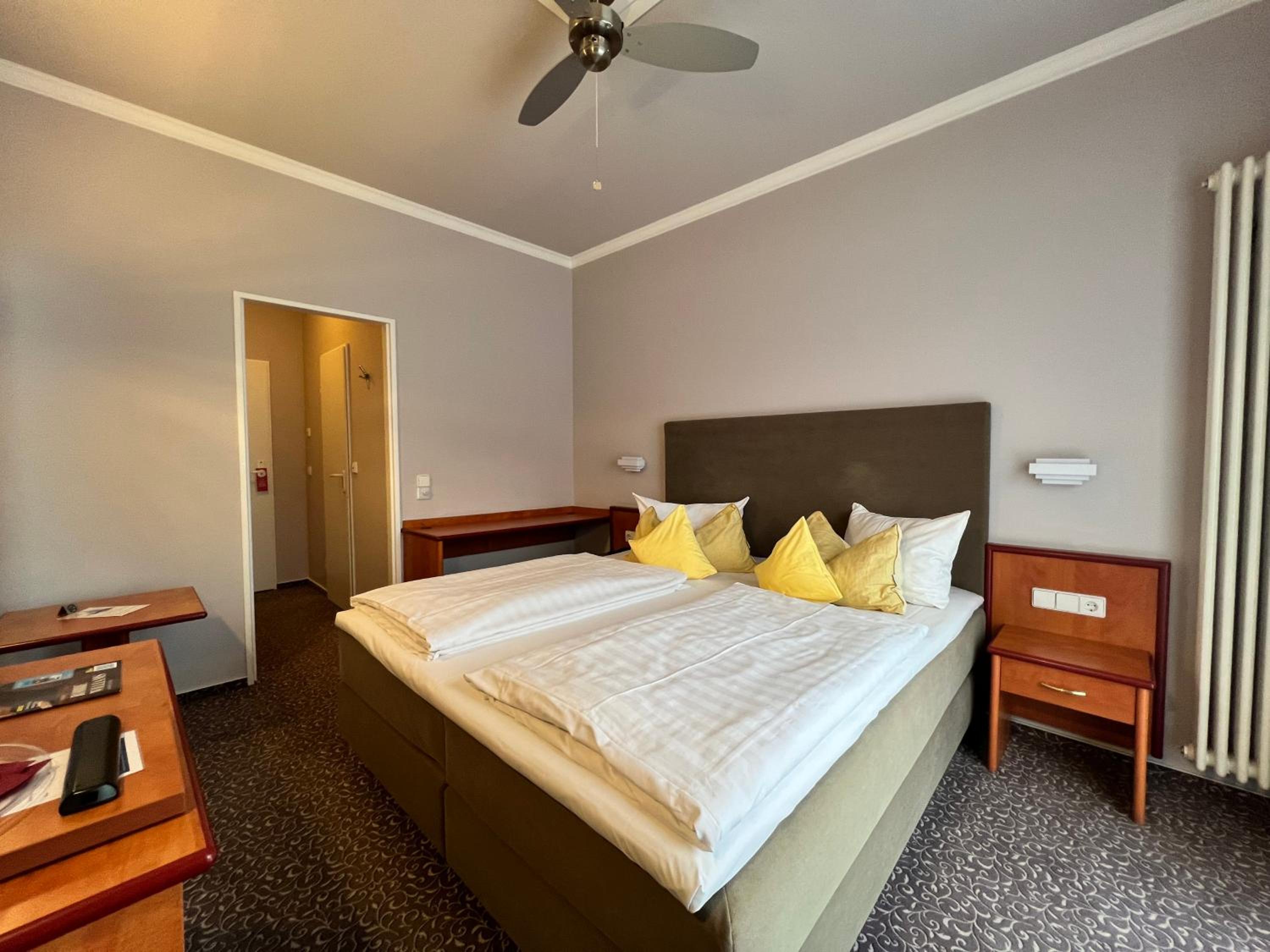 Deluxe Double Room - Photo 1