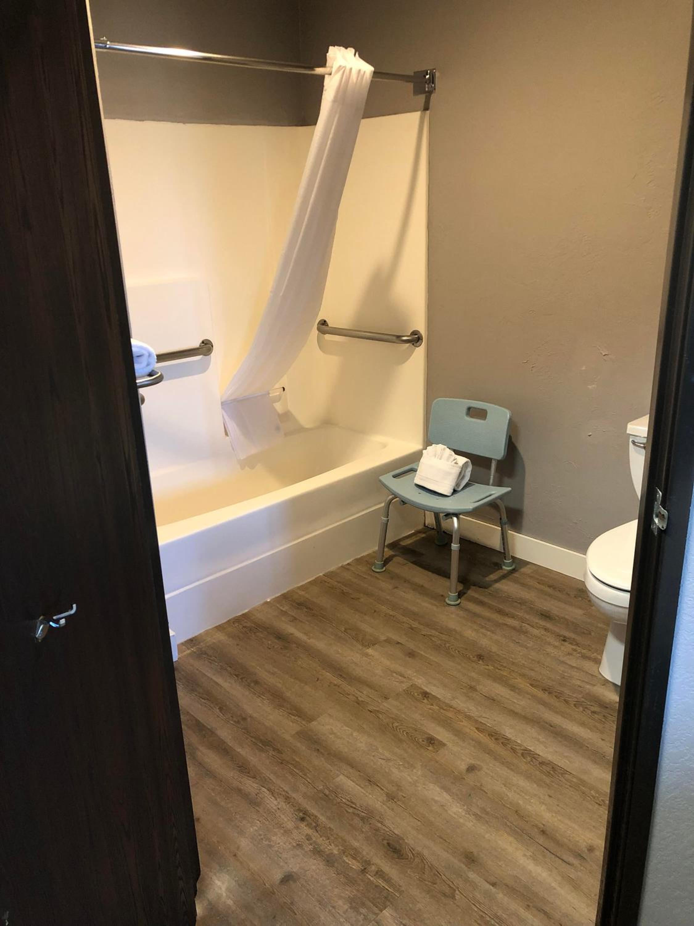 Double Room - Photo 6
