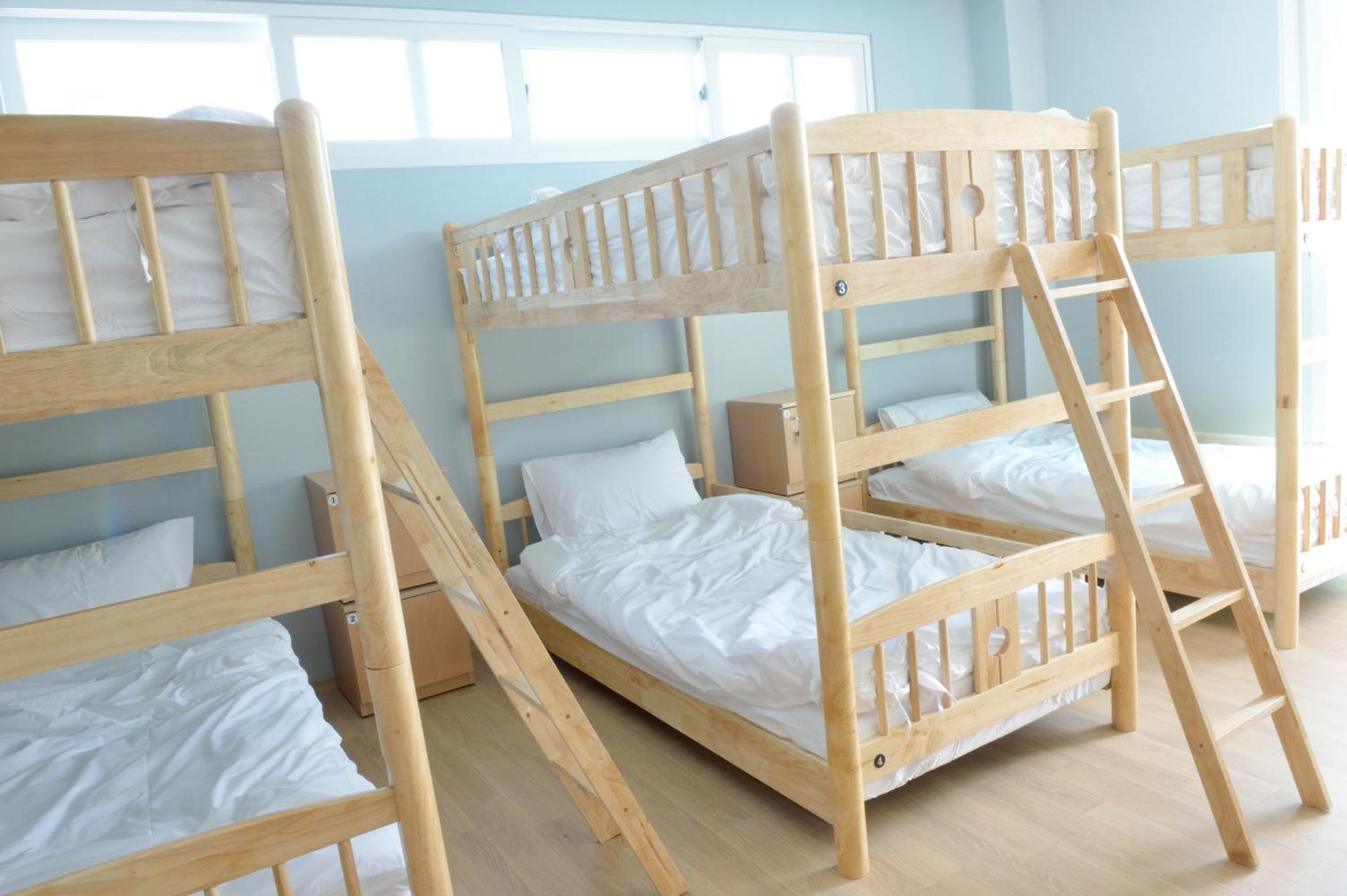 Bed in 6-Bed Male Dormitory Room photo 3
