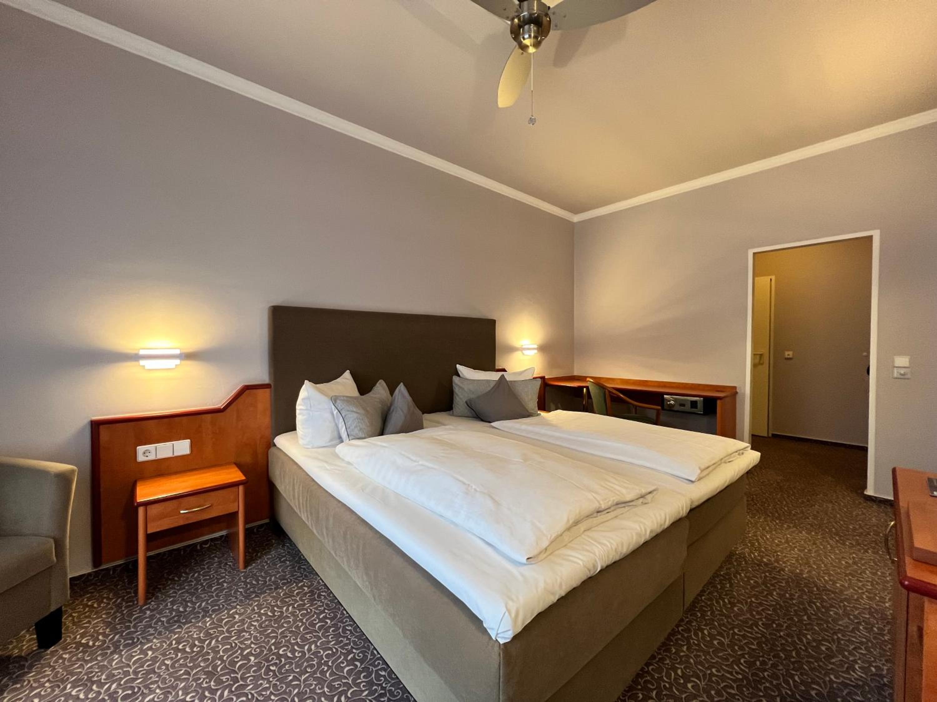 Double Room - Photo 2