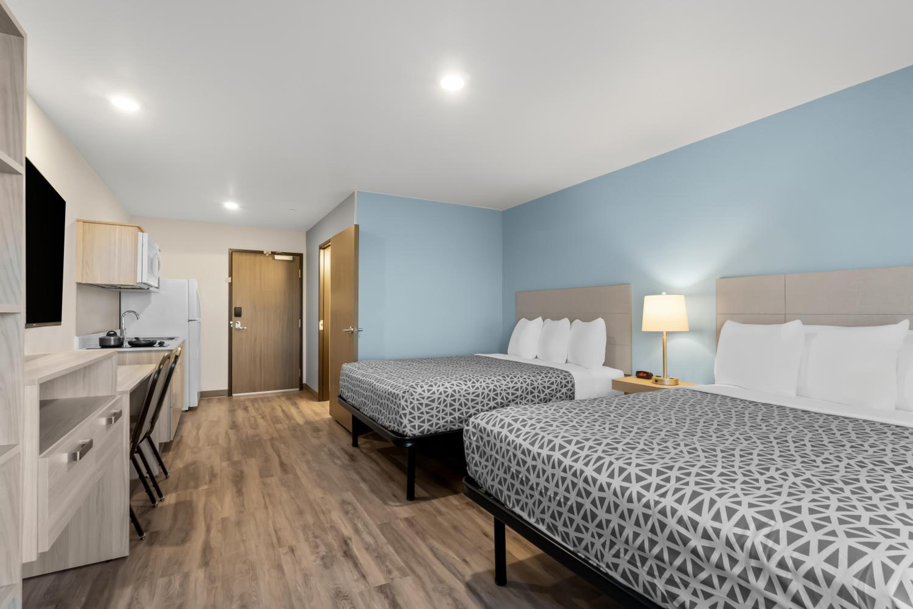 Queen Suite with Two Queen Beds - Non Smoking