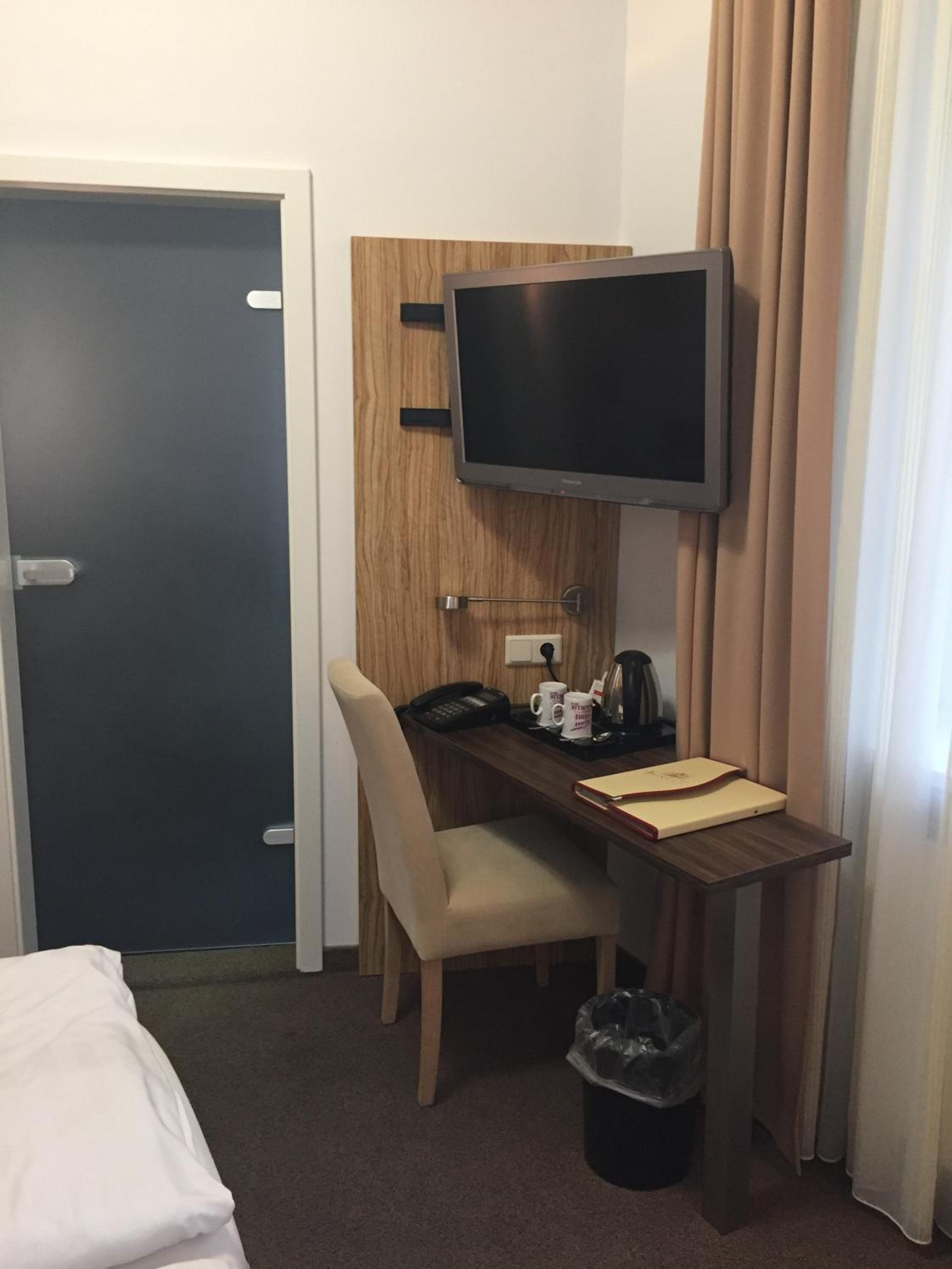 Small Double Room - Photo 13