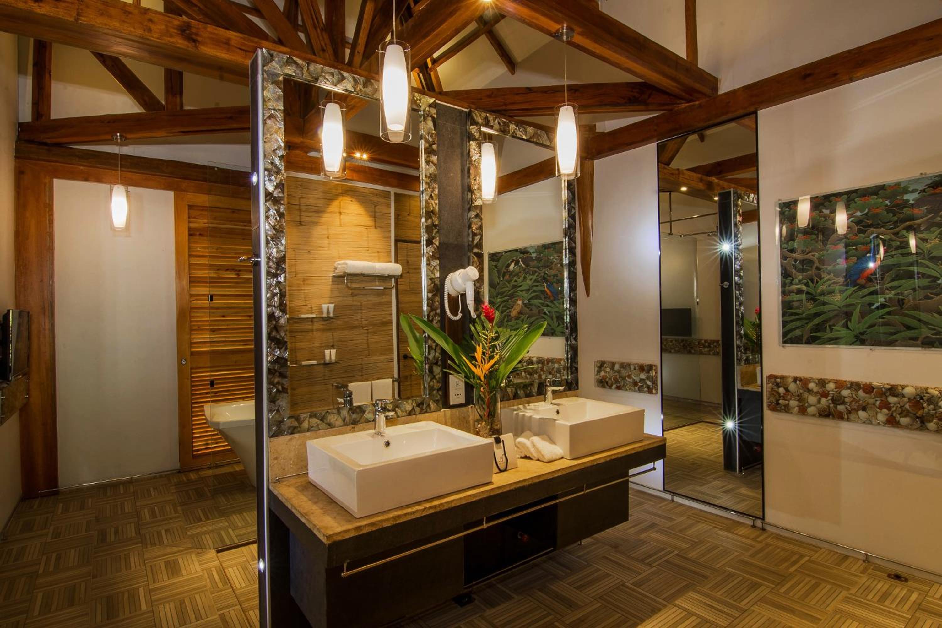 Honeymoon Villa photo 2