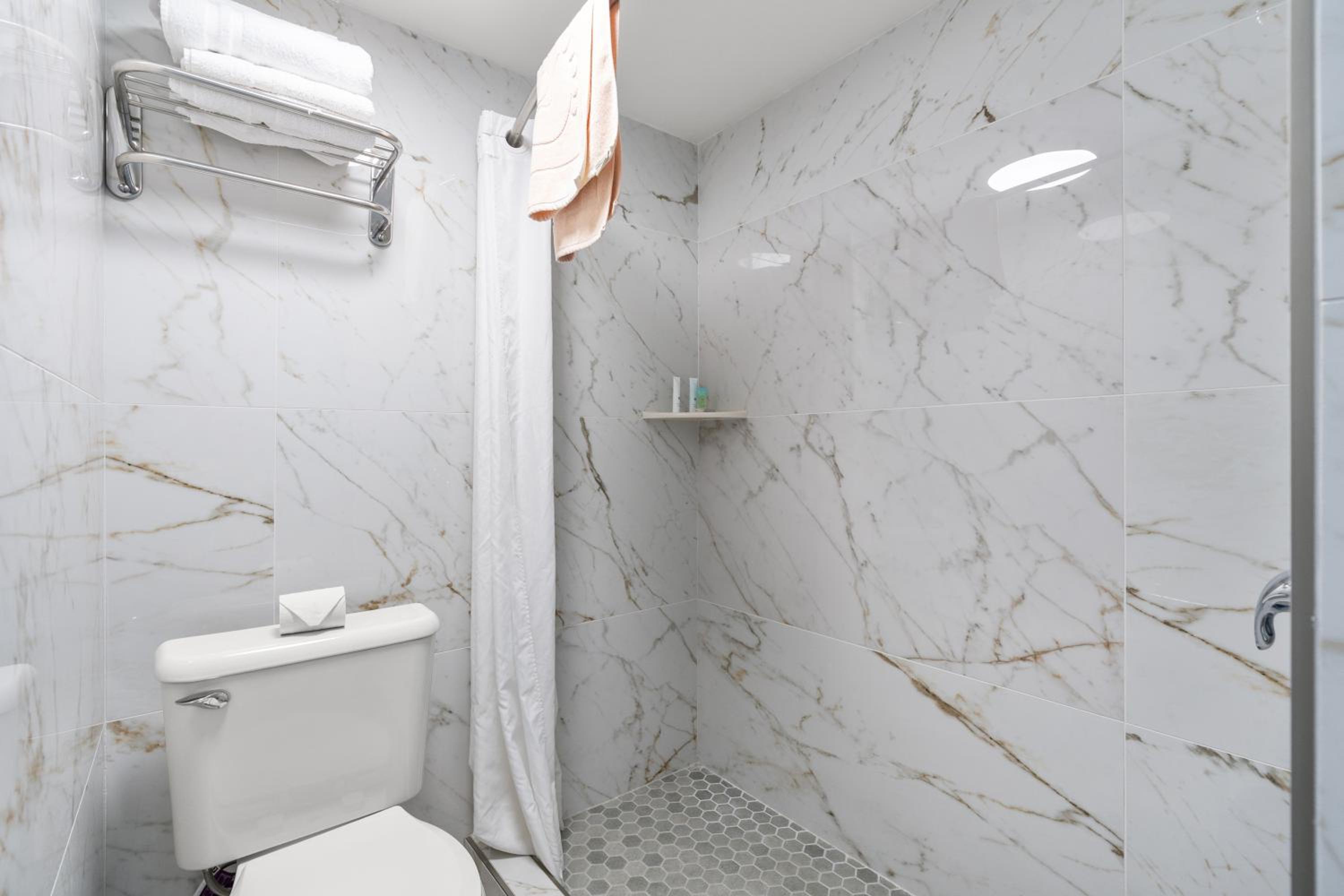 Deluxe Triple Room - Photo 6