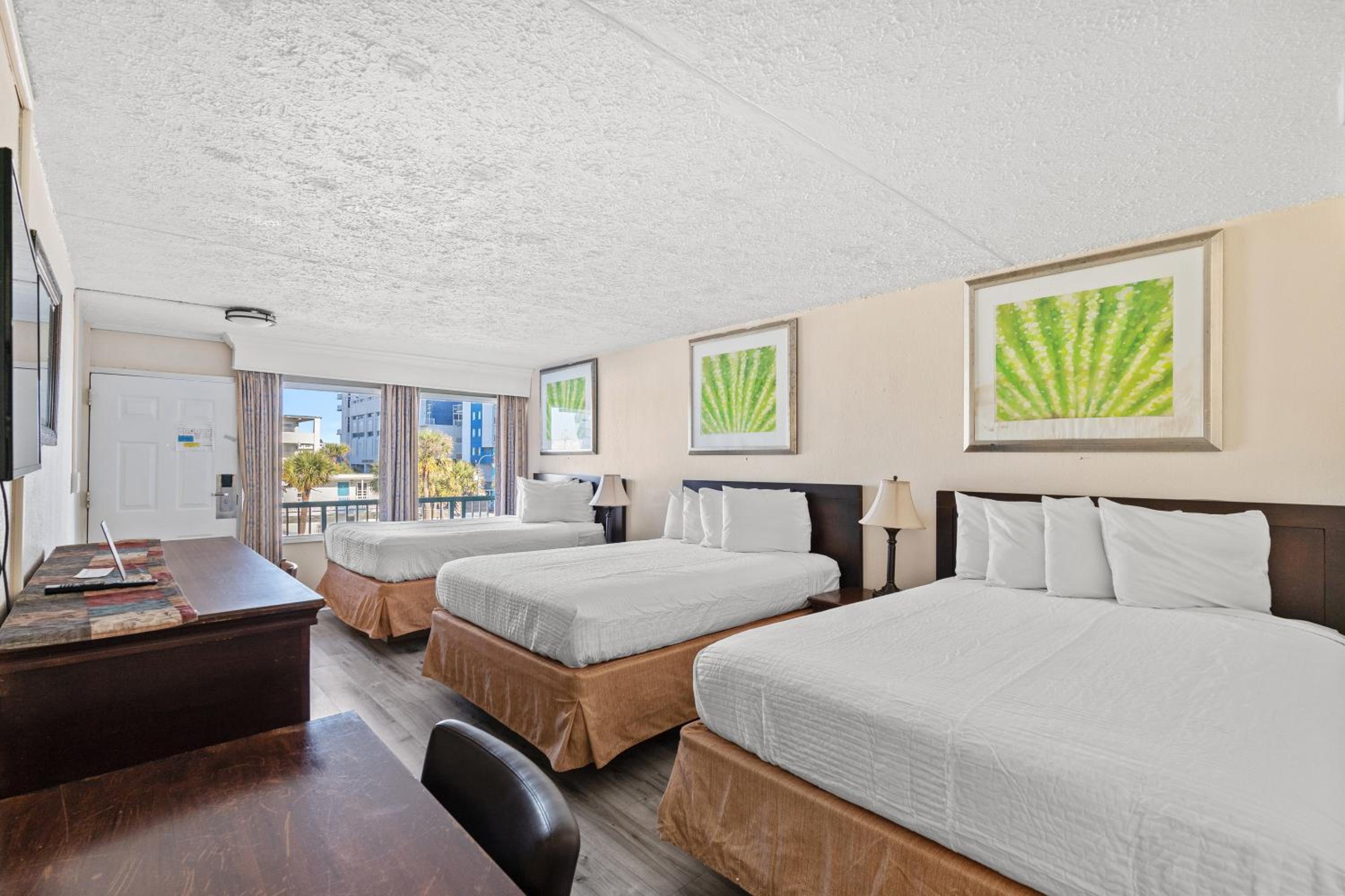 Deluxe Triple Room - Photo 2