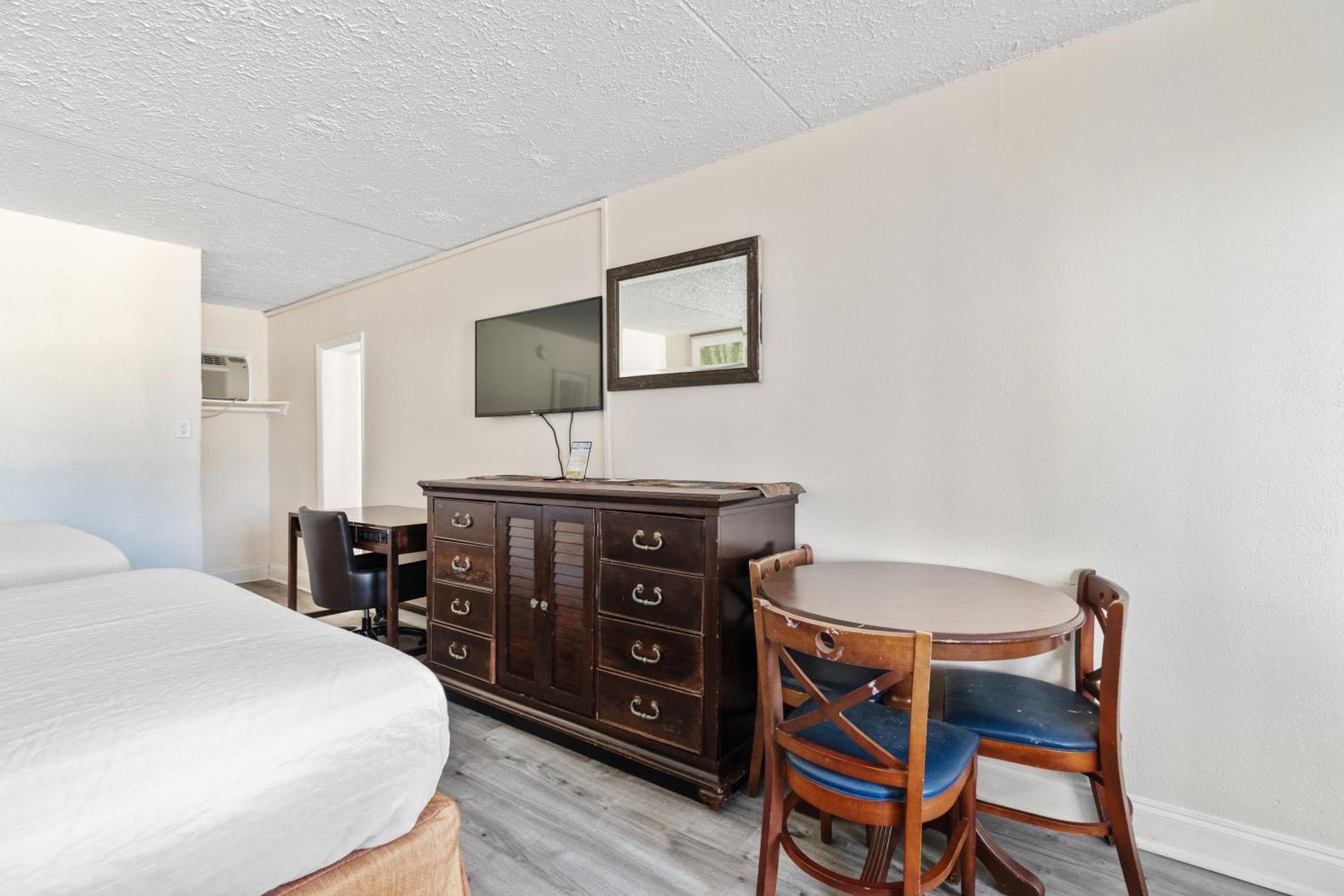 Deluxe Triple Room - Photo 3