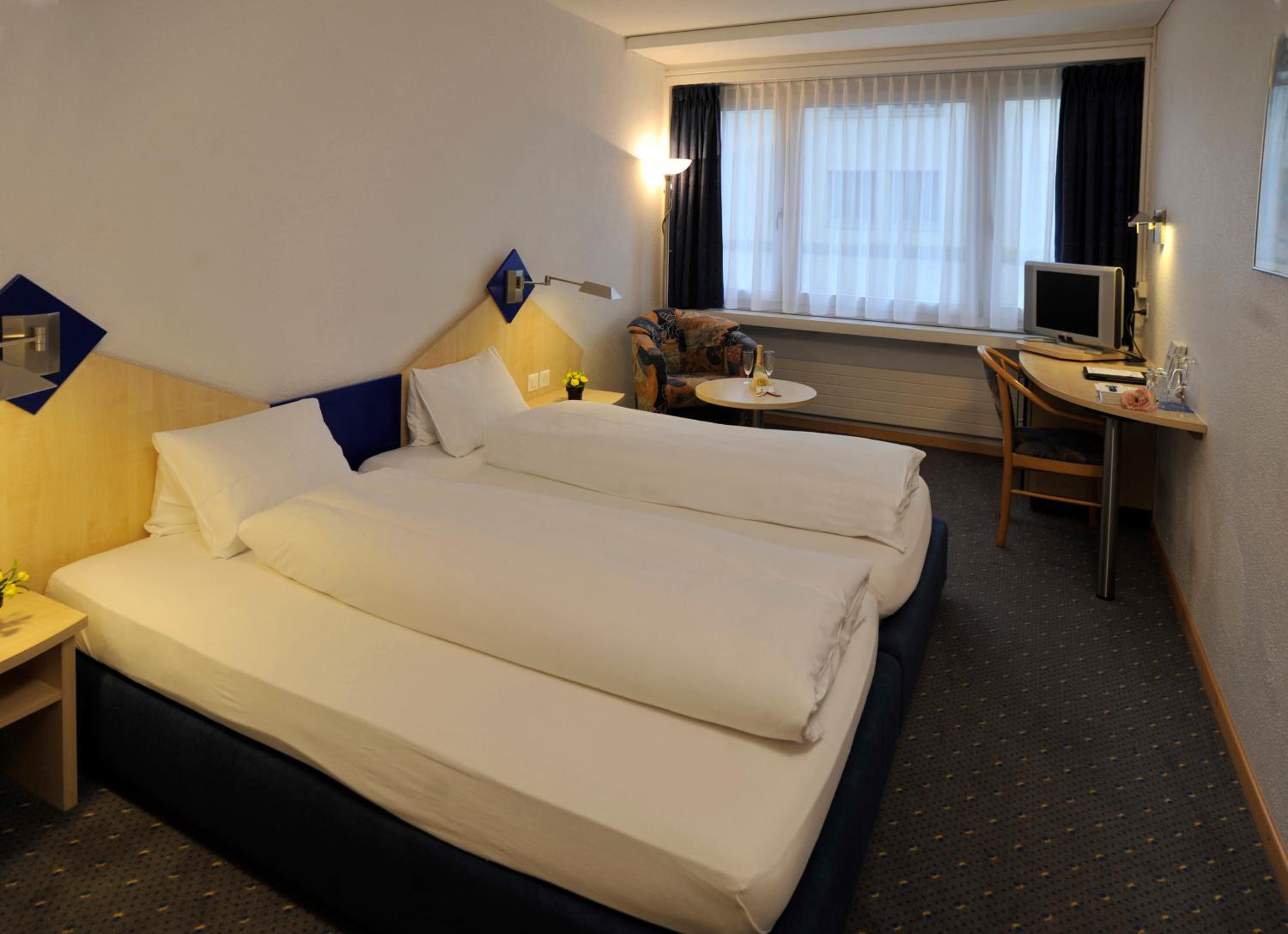 Double or Twin Room Standard photo 2