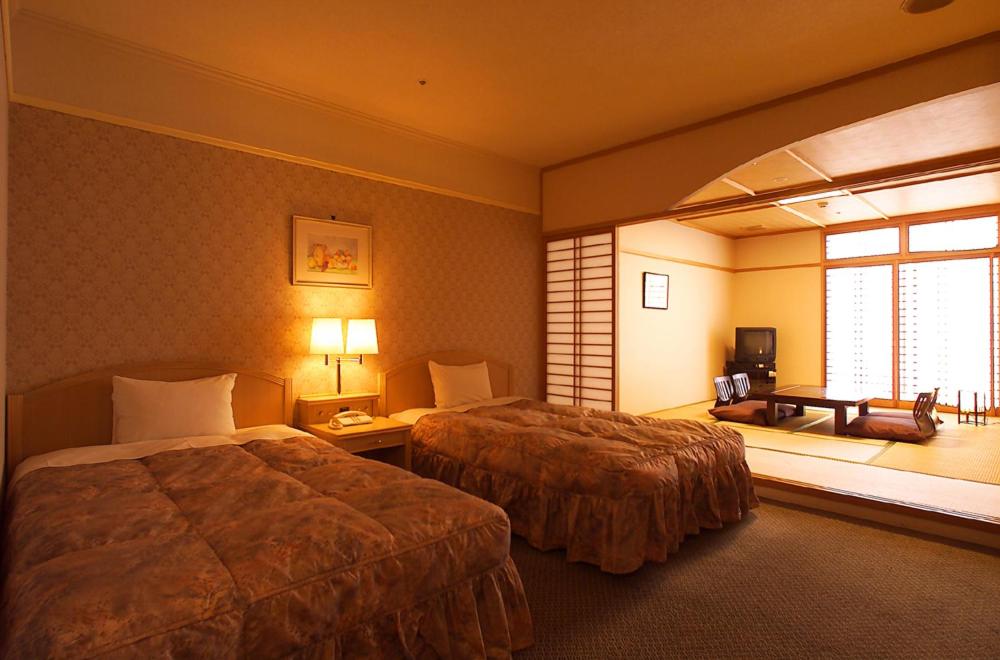 Room with Tatami Area - Photo 4